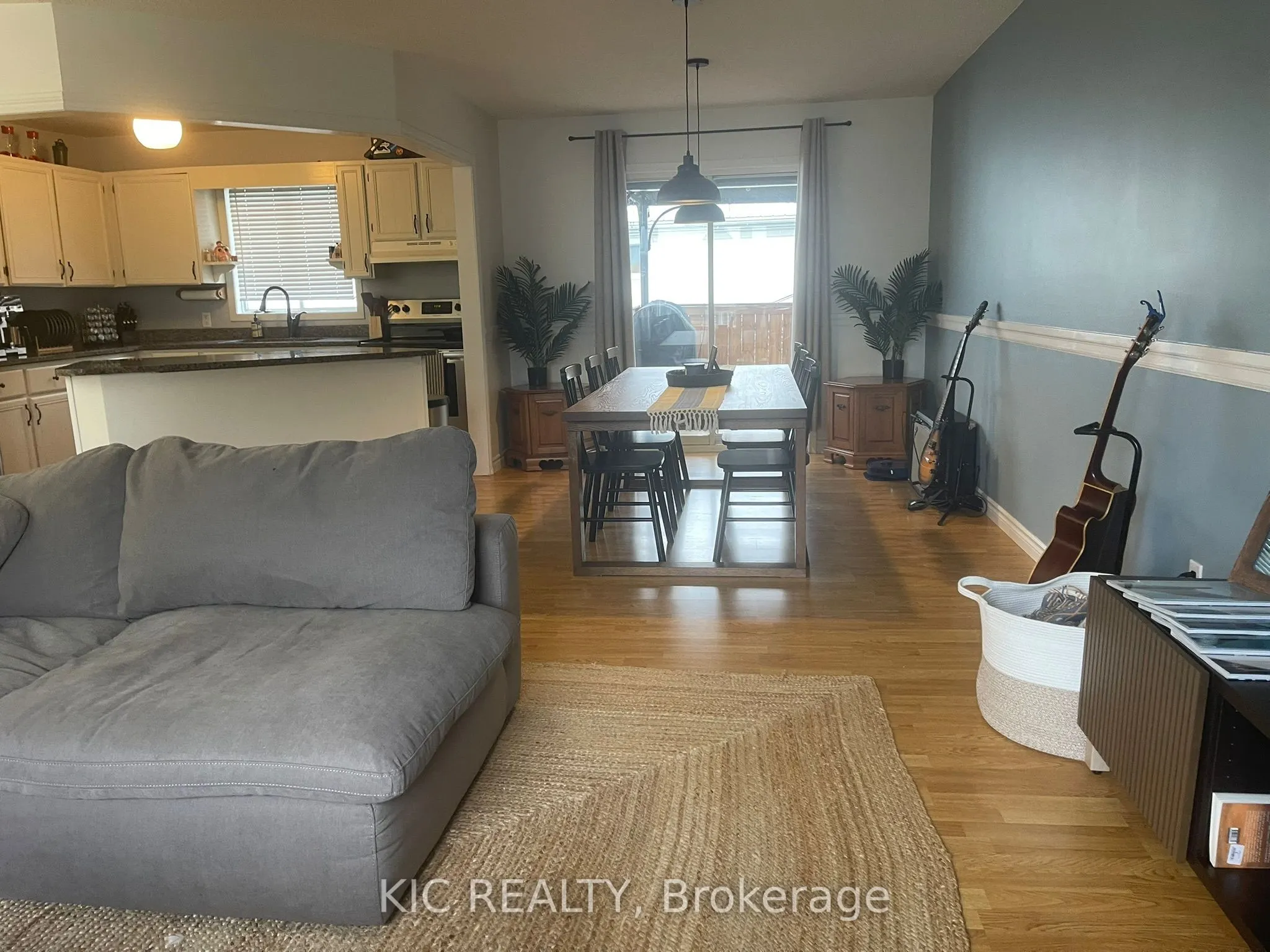 3 Creekside Drive