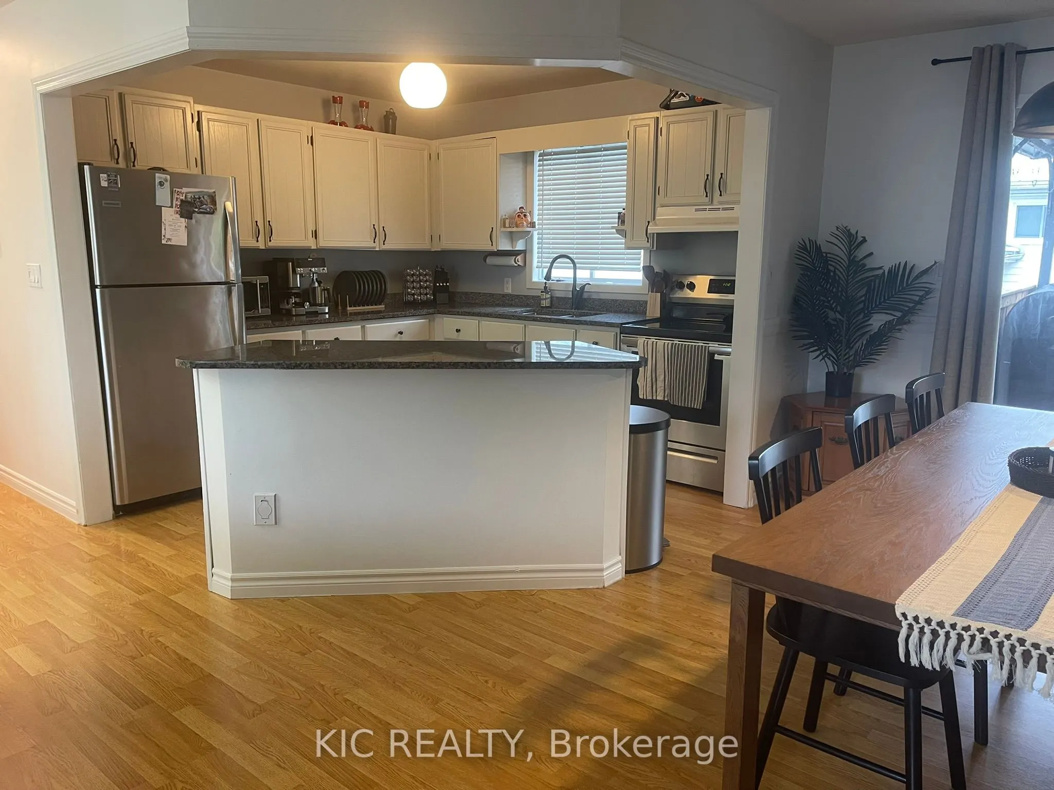 3 Creekside Drive