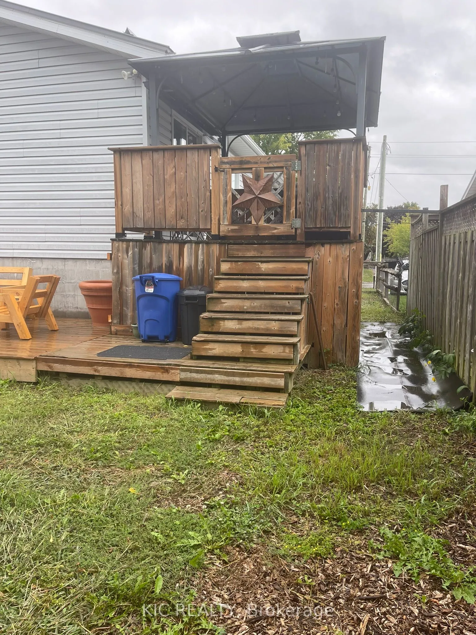 3 Creekside Drive