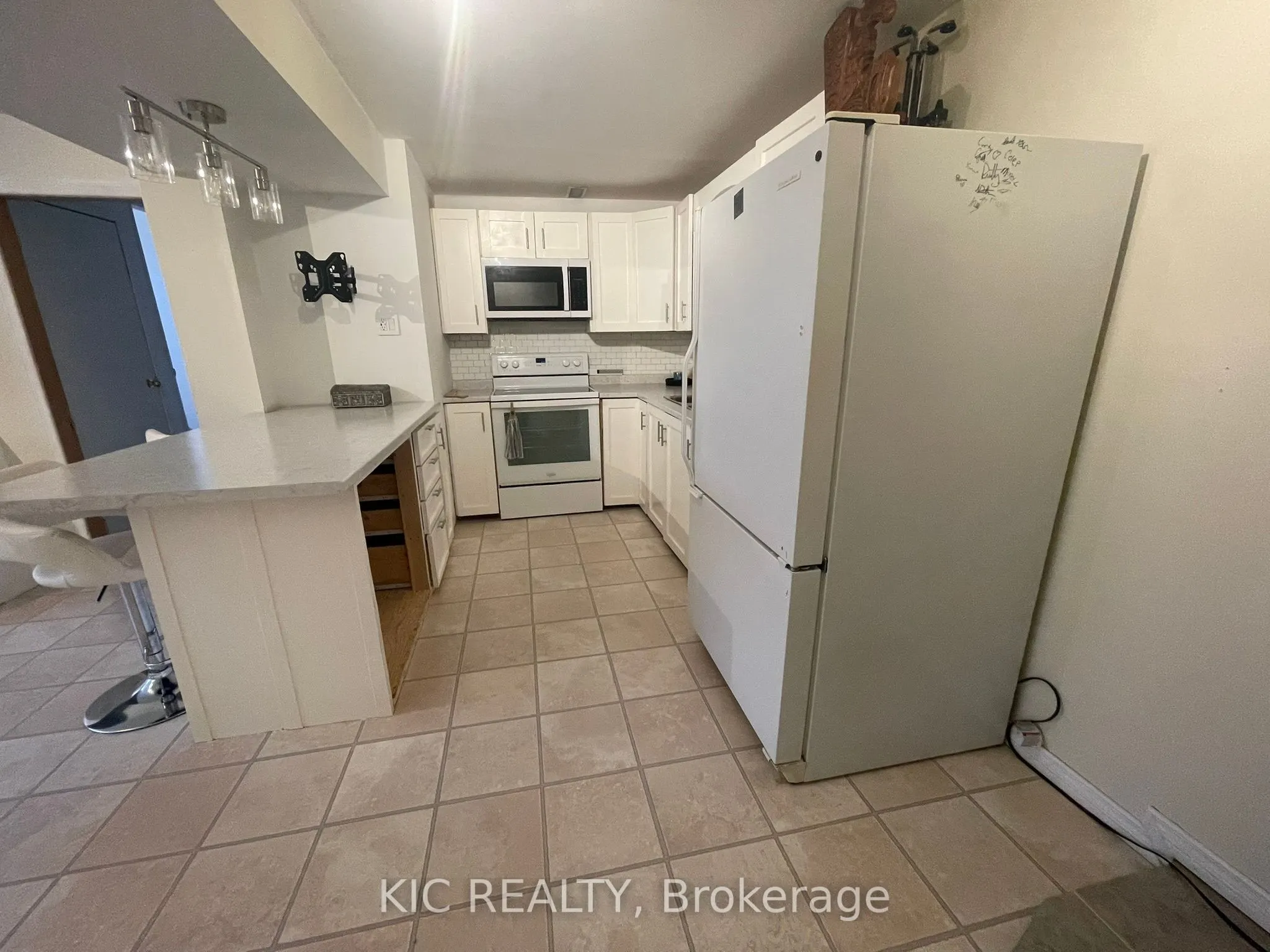 3 Creekside Drive