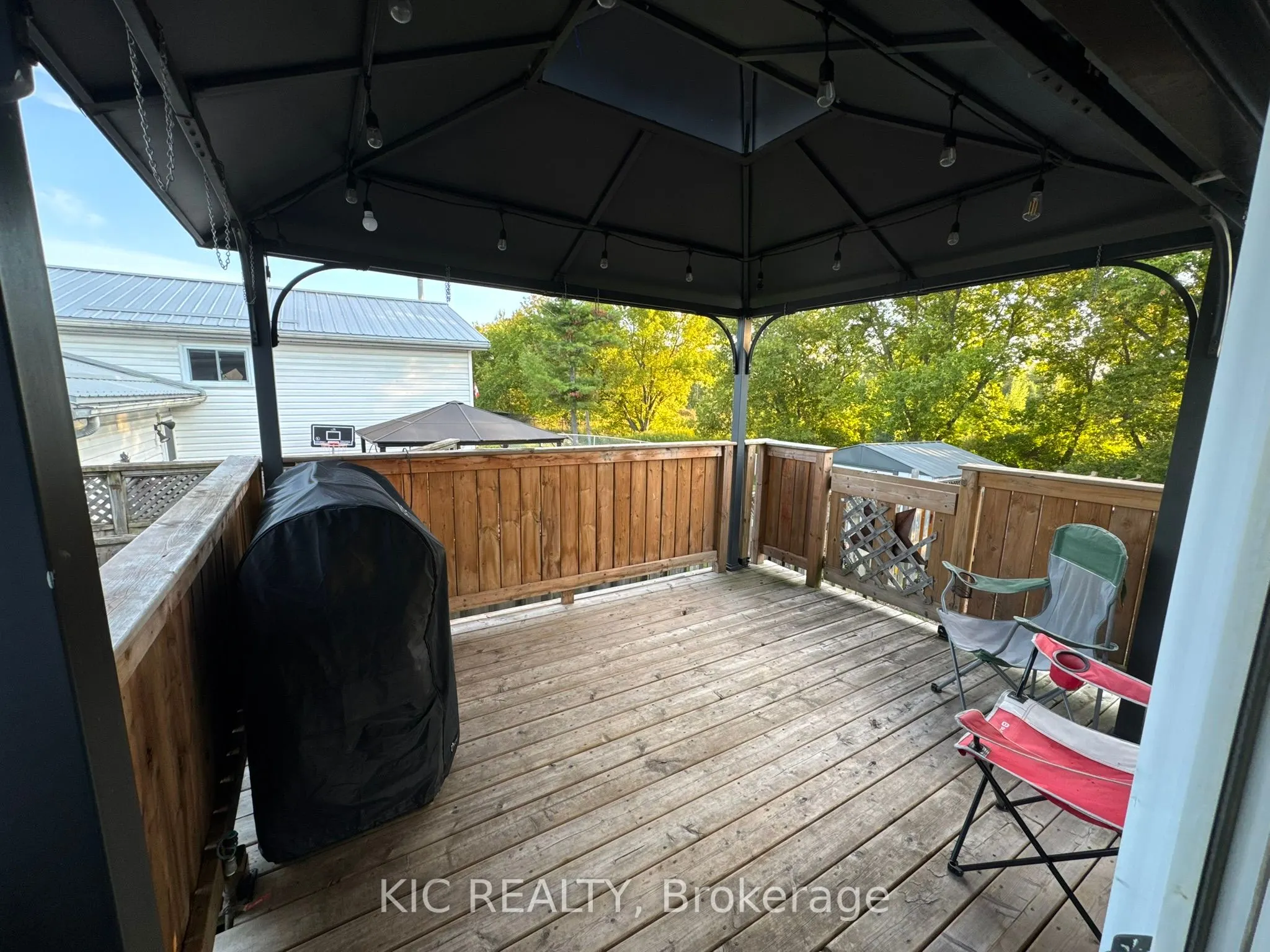 3 Creekside Drive