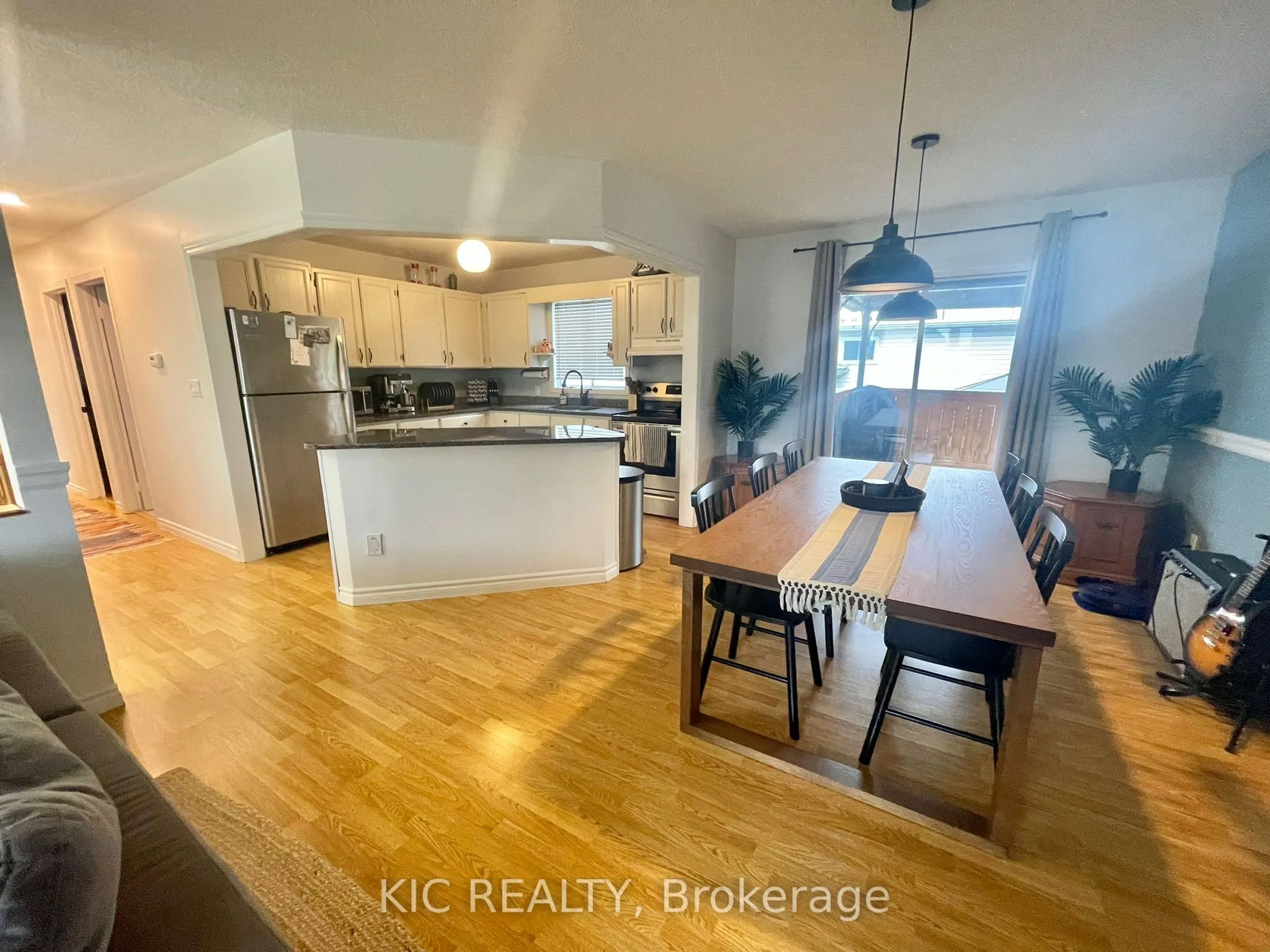 3 Creekside Drive
