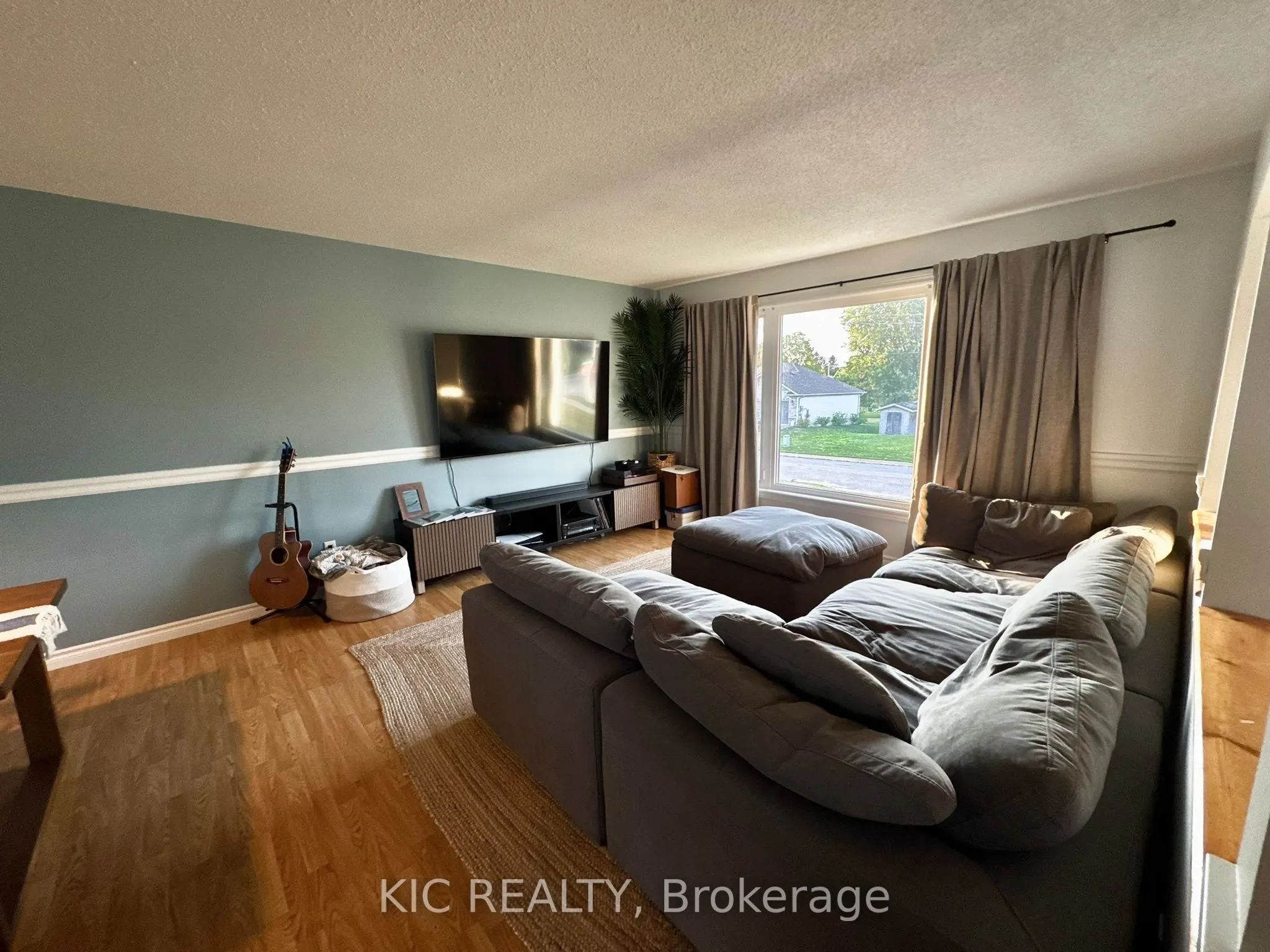3 Creekside Drive