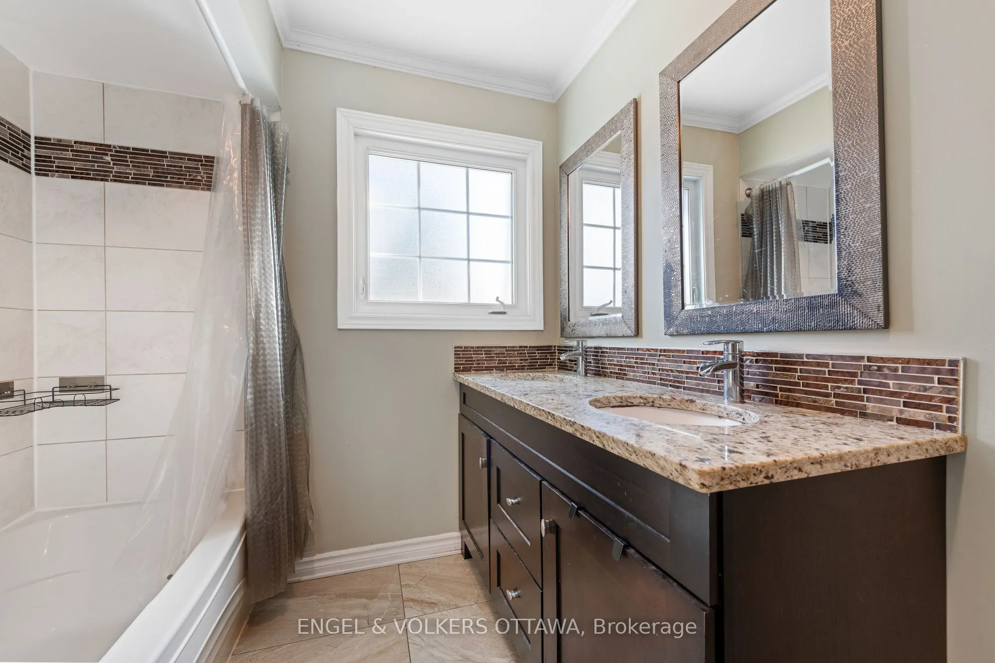 302 Kintyre Private, #105