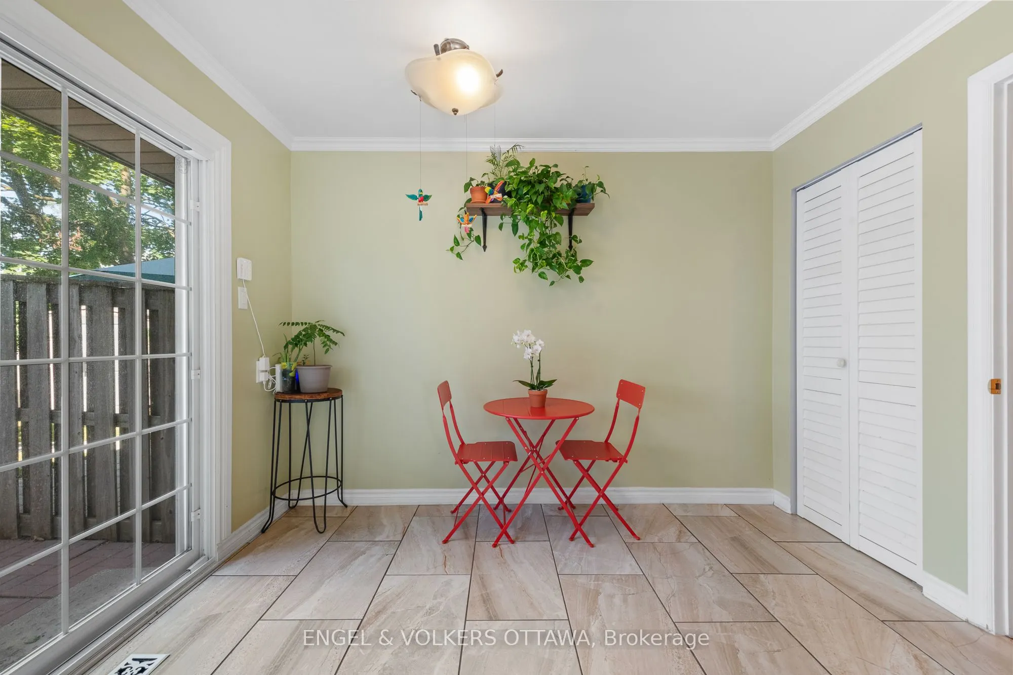 302 Kintyre Private, #105