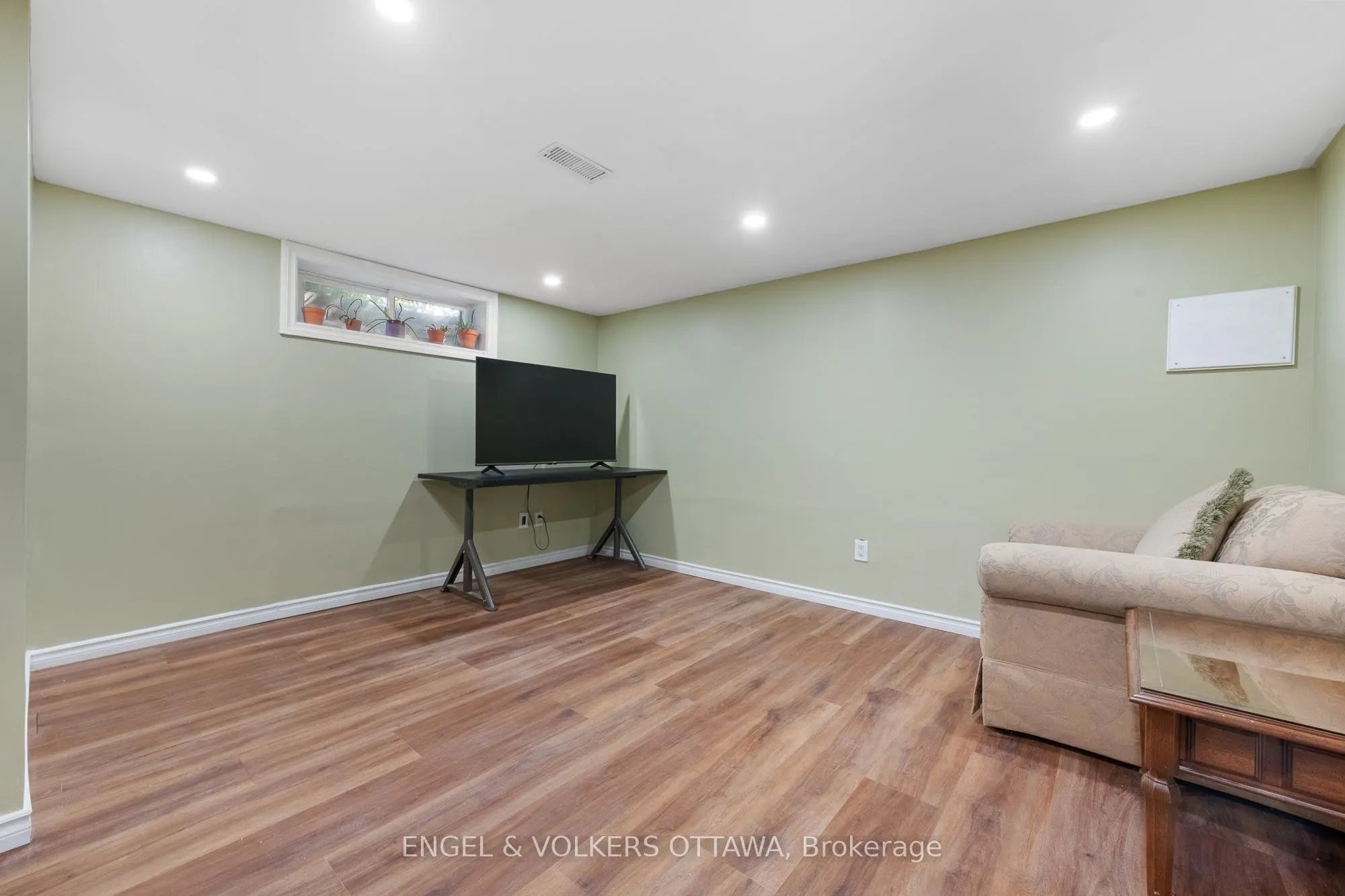 302 Kintyre Private, #105