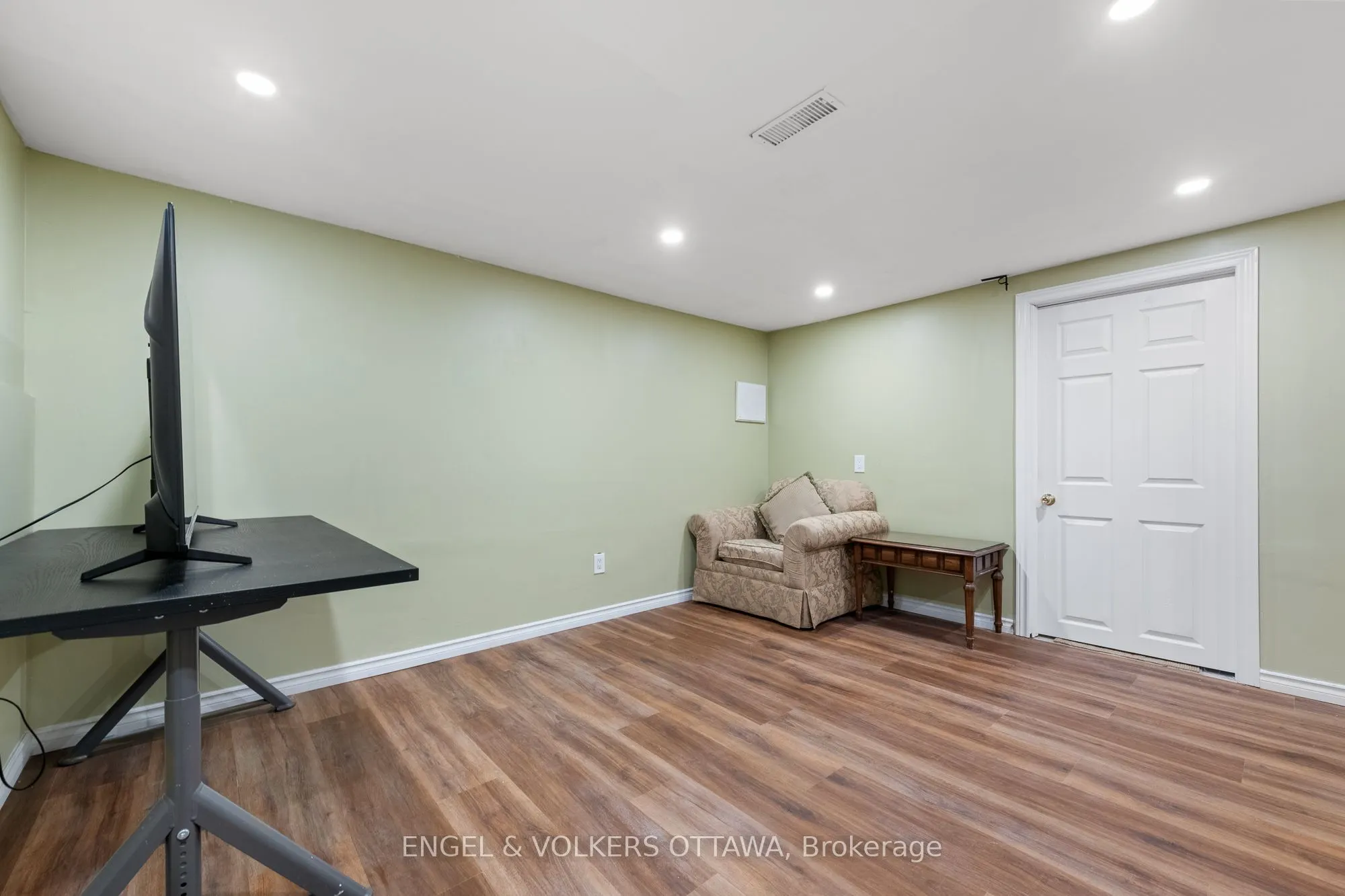 302 Kintyre Private, #105