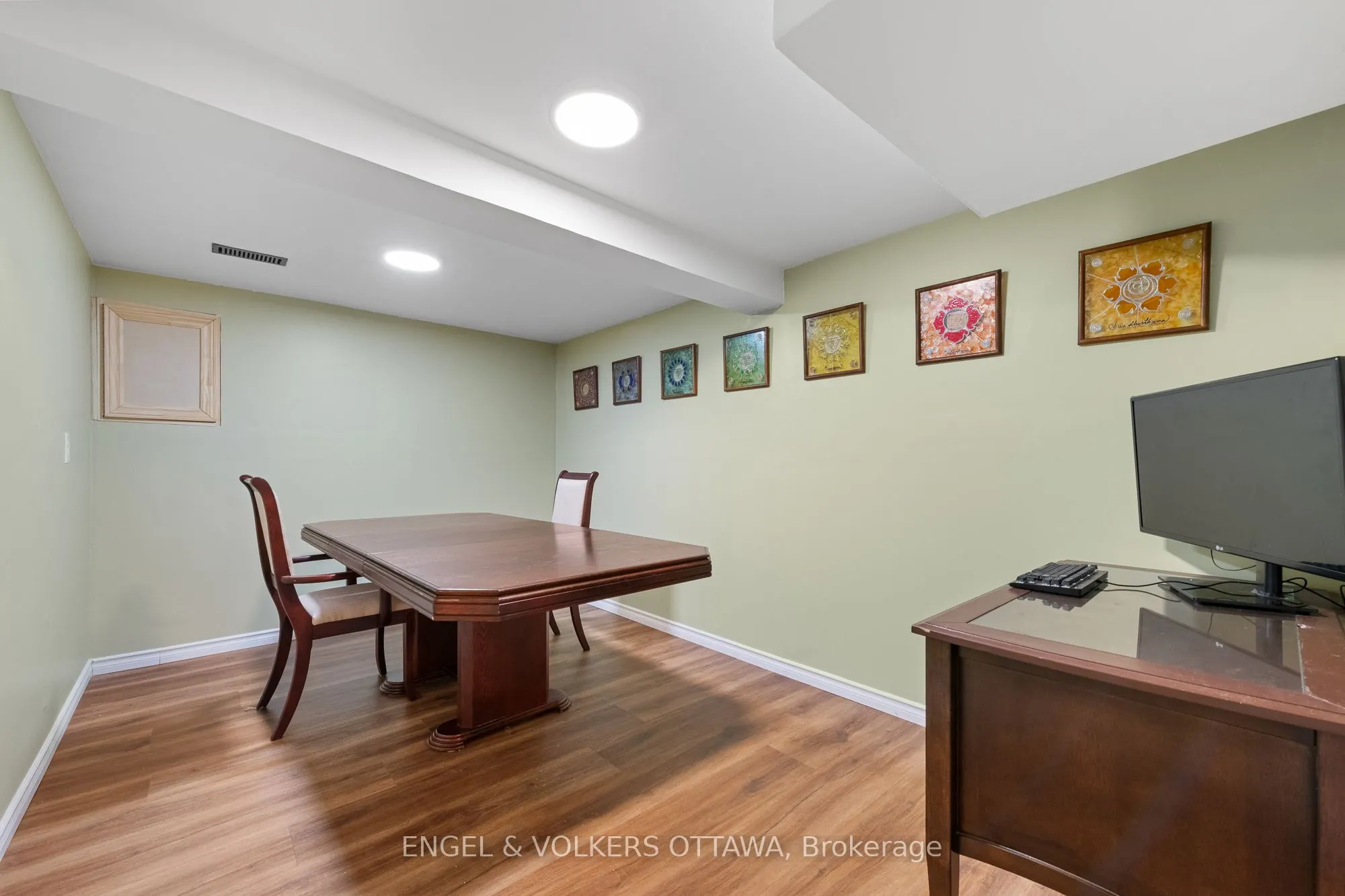 302 Kintyre Private, #105