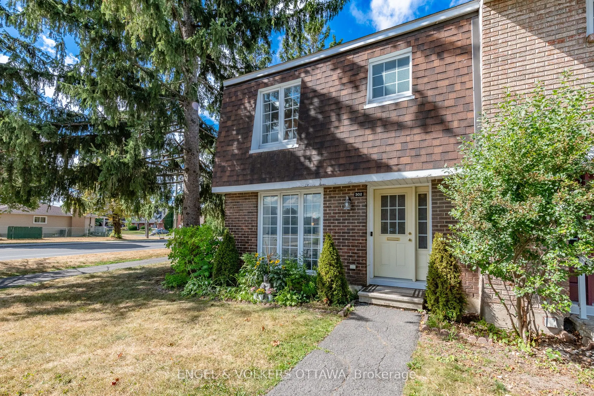 302 Kintyre Private, #105