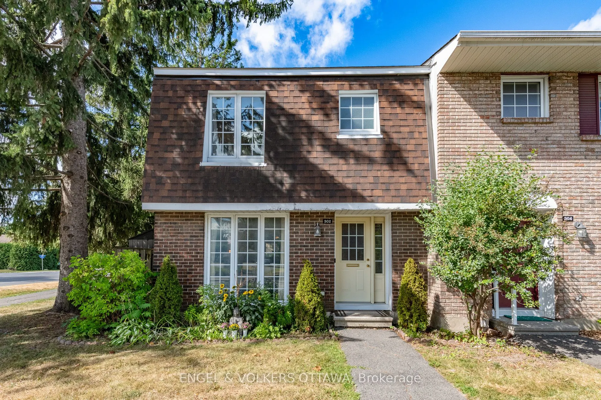 302 Kintyre Private, #105