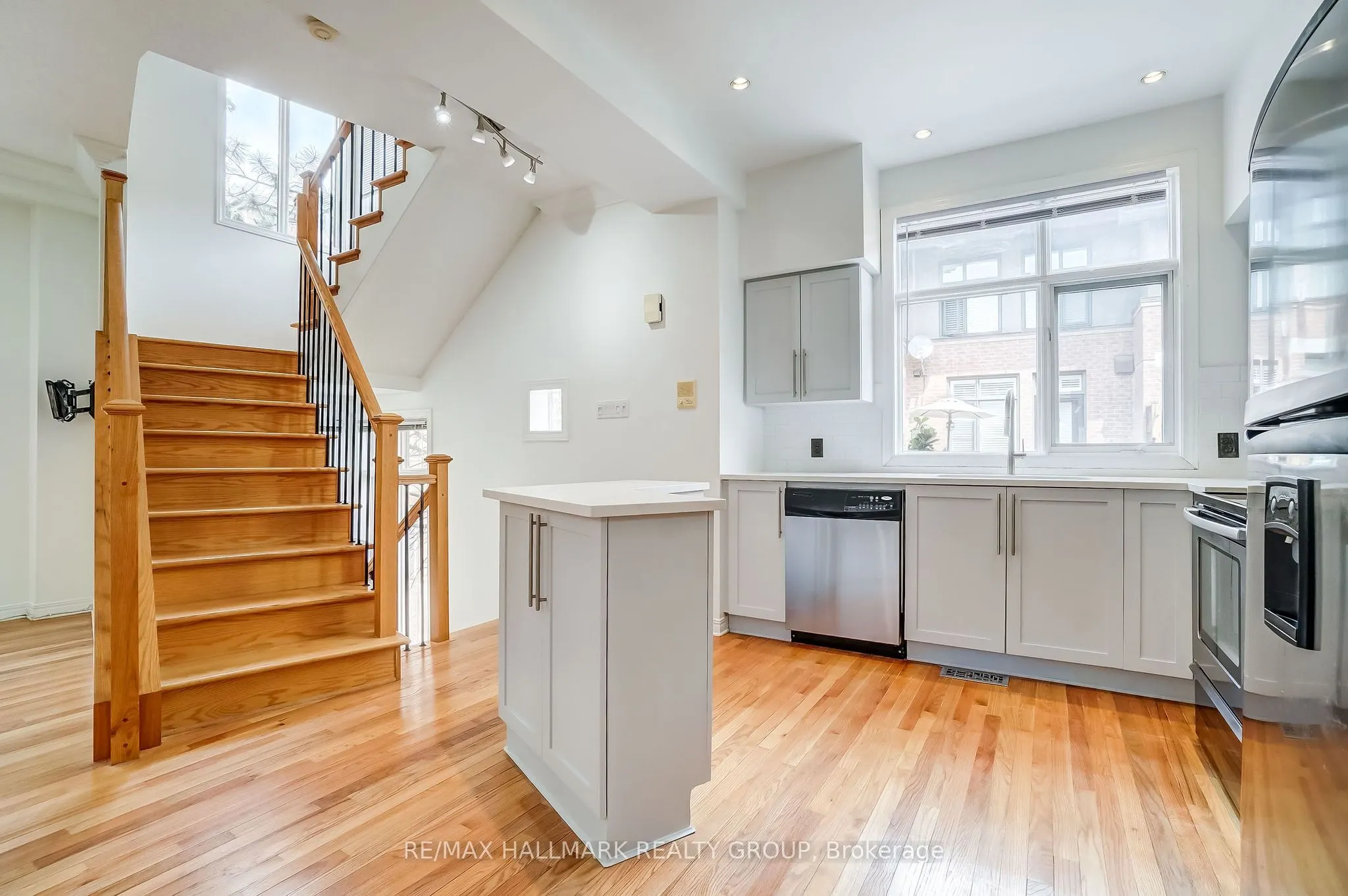 10 Concord Street N, #7