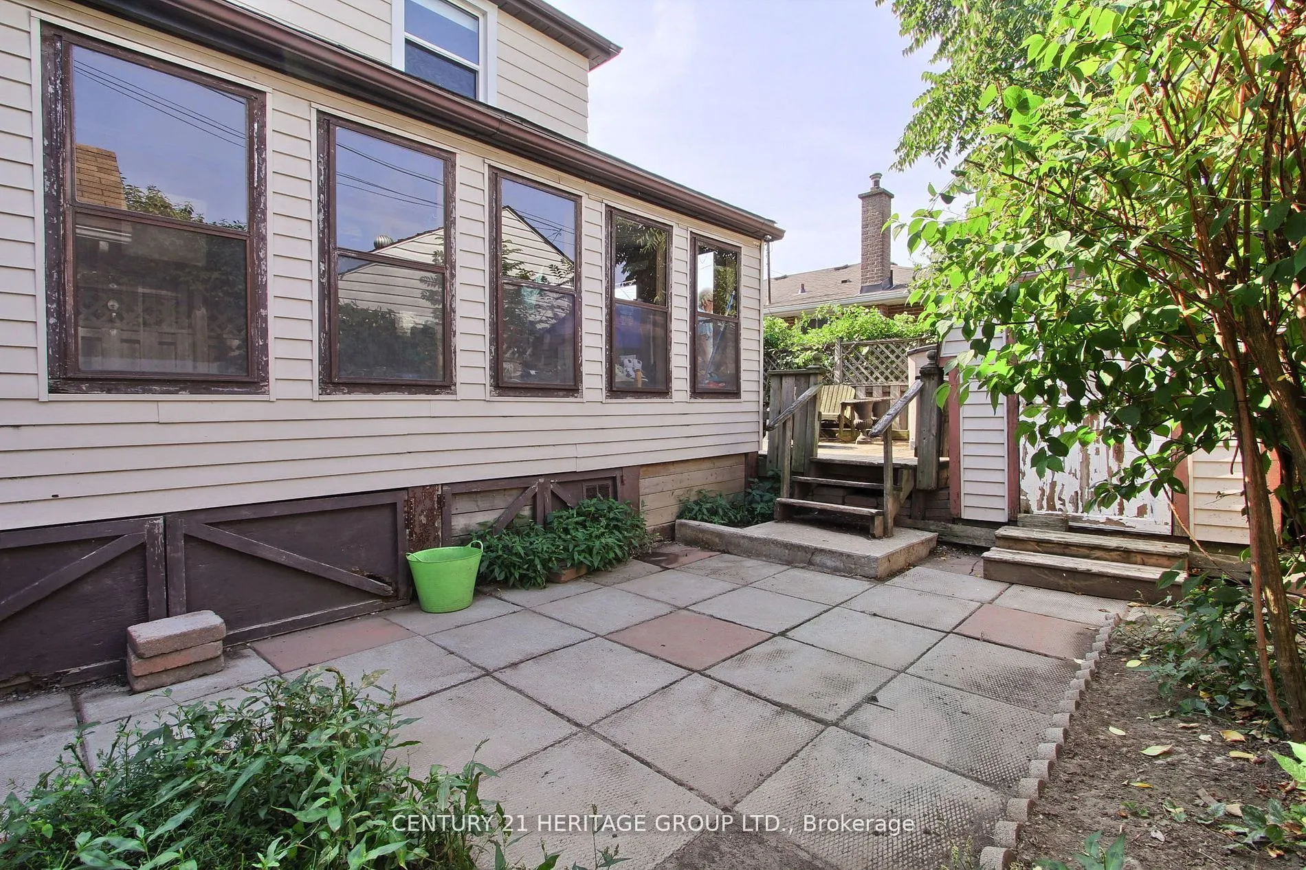 396 East 16th Street