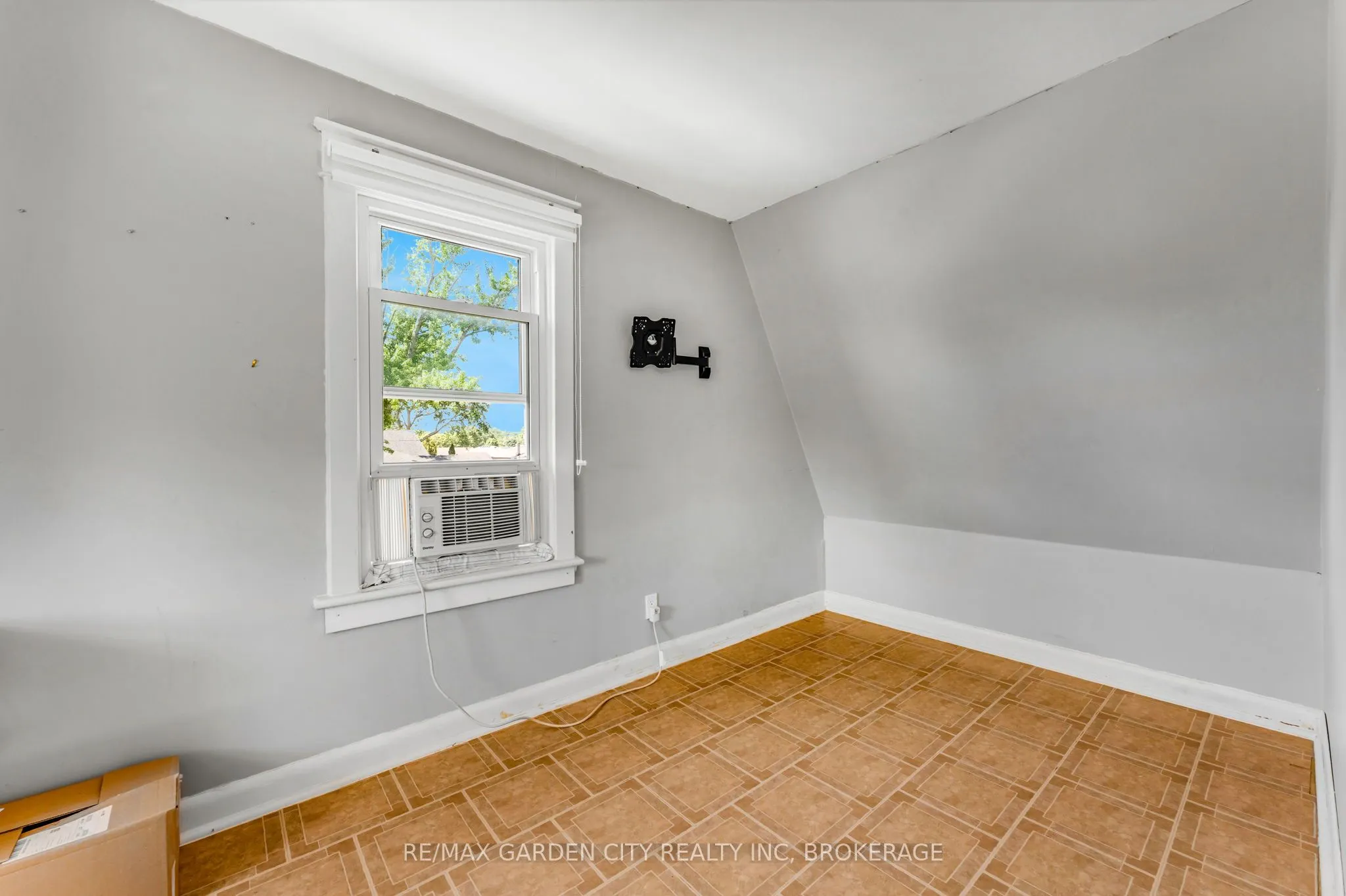 118 St Augustine Avenue