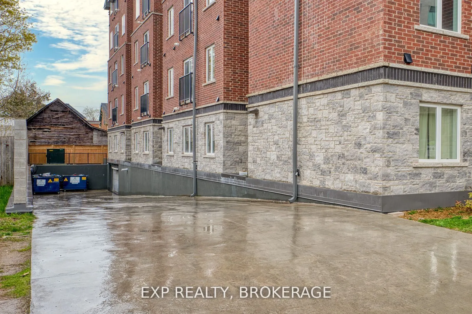 501 Frontenac Street, #405