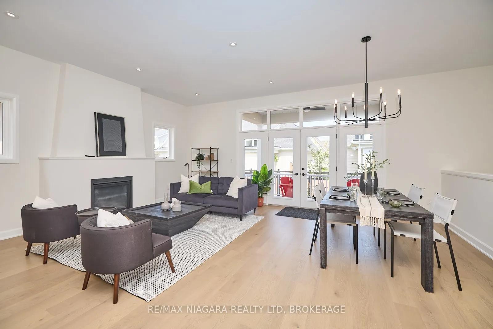 10 Butternut Crescent, #TH10