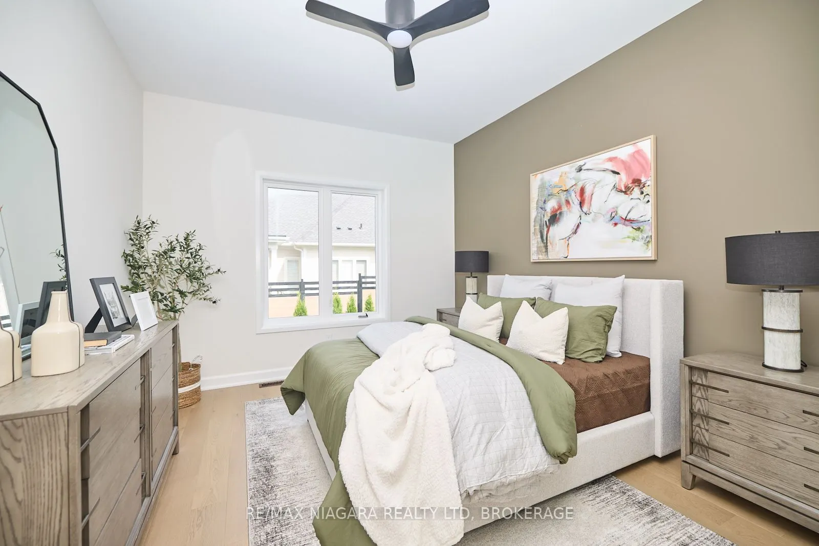 10 Butternut Crescent, #TH10