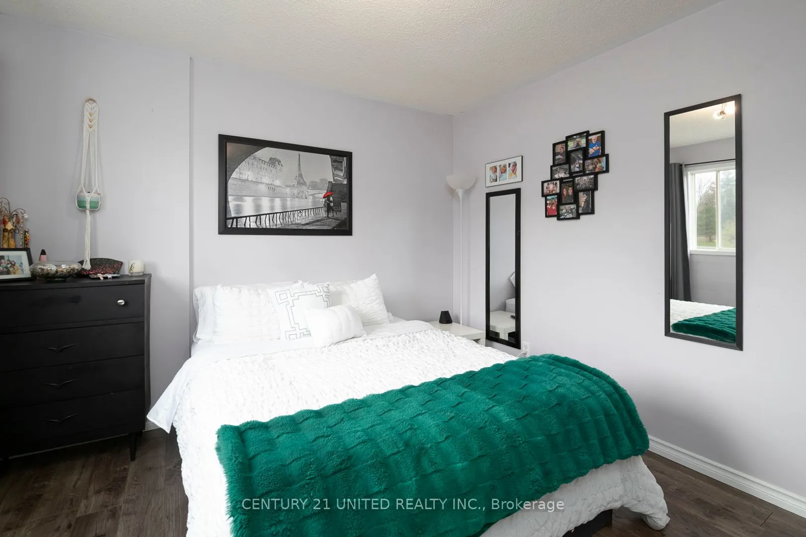 1301 Eagle Crescent
