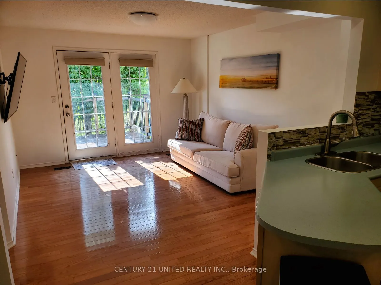 1301 Eagle Crescent