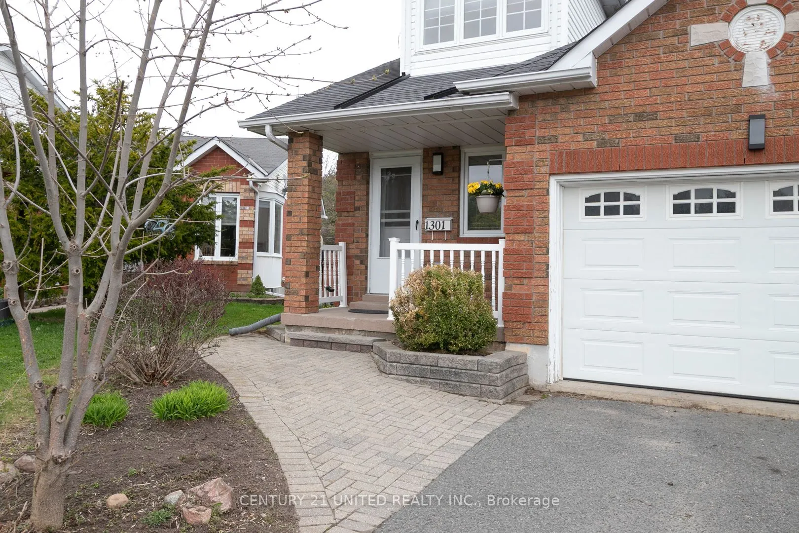 1301 Eagle Crescent