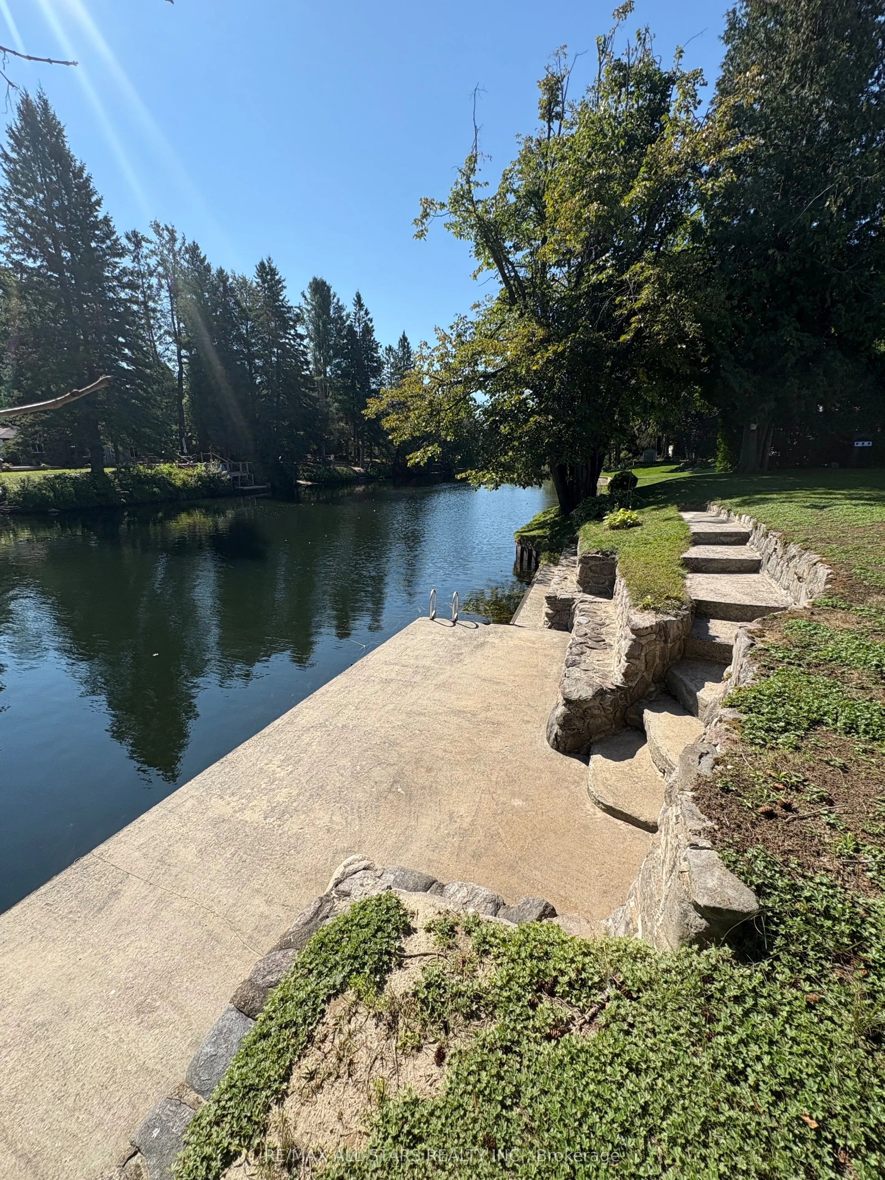 26 Riverbank Road