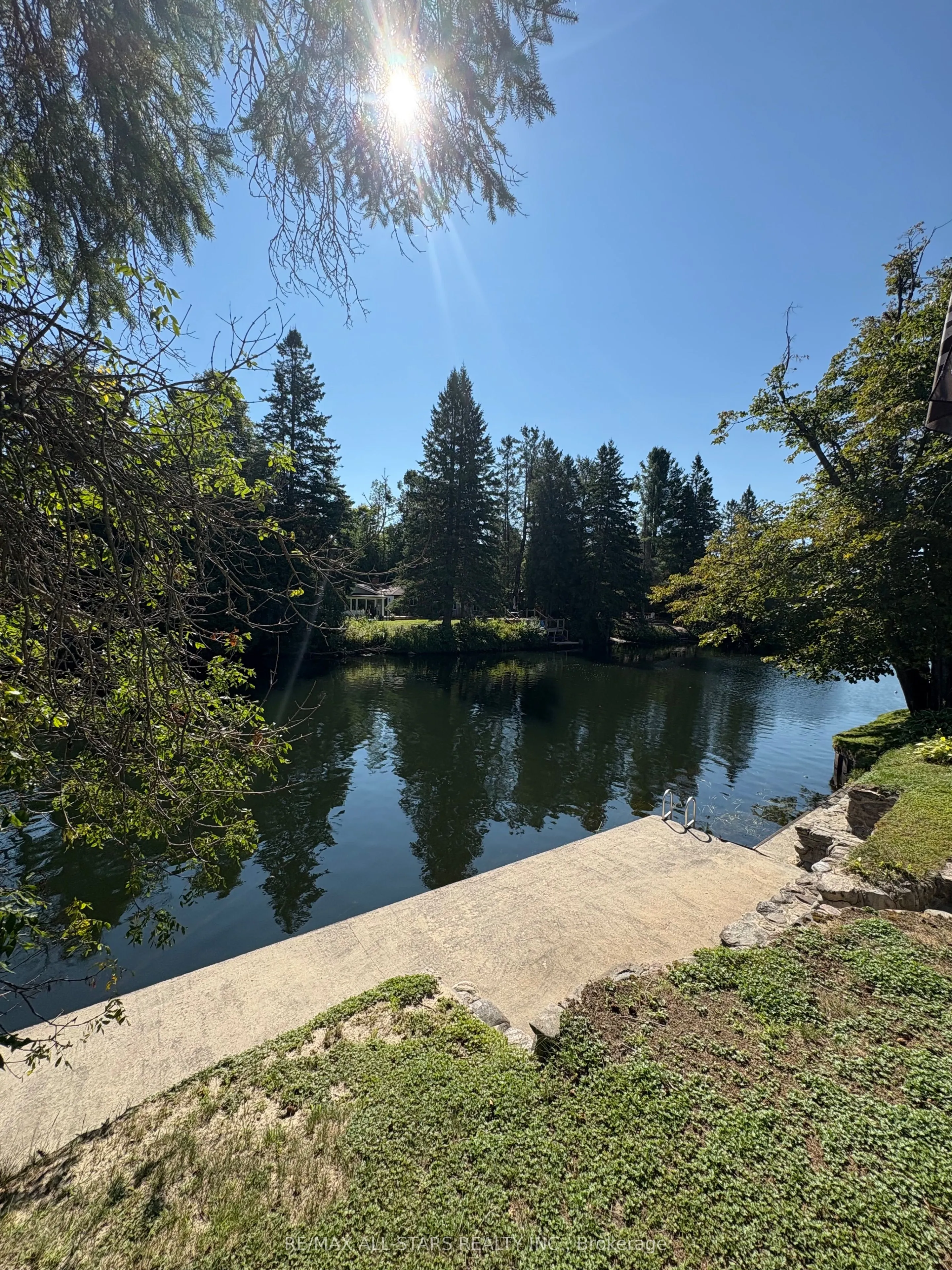 26 Riverbank Road
