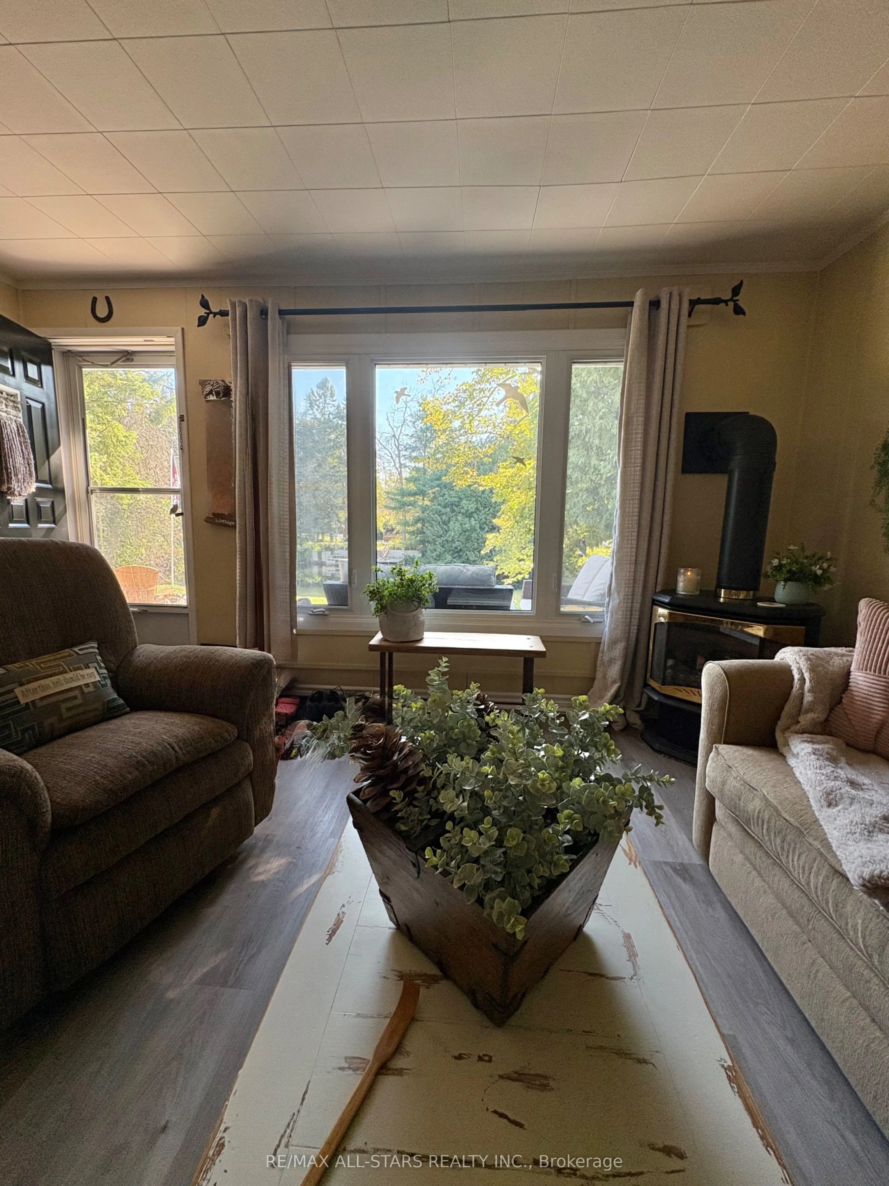 26 Riverbank Road
