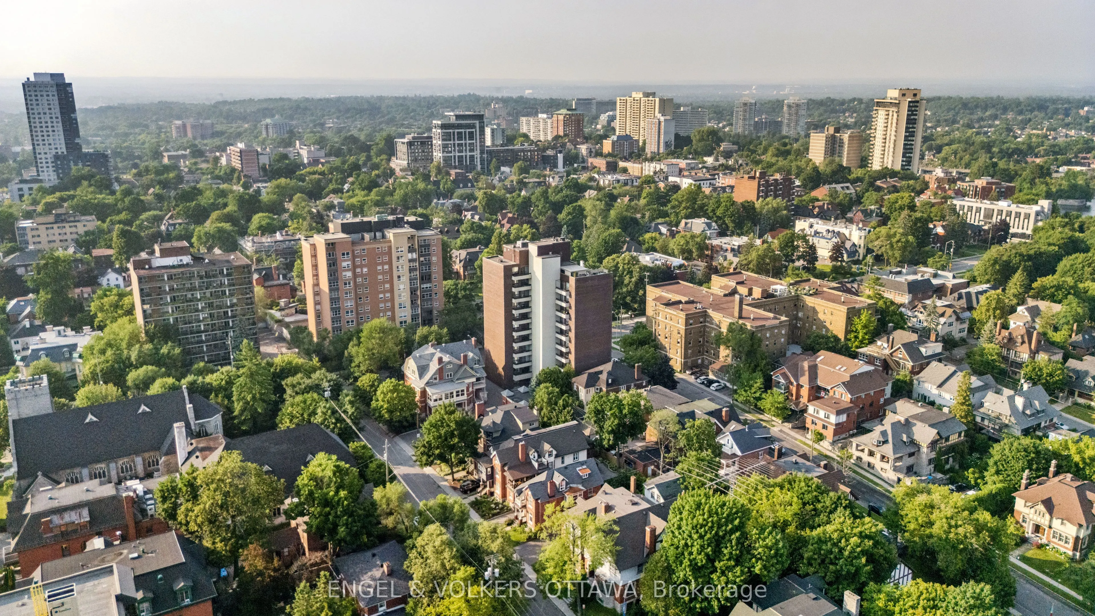 400 Laurier Avenue E, #8A