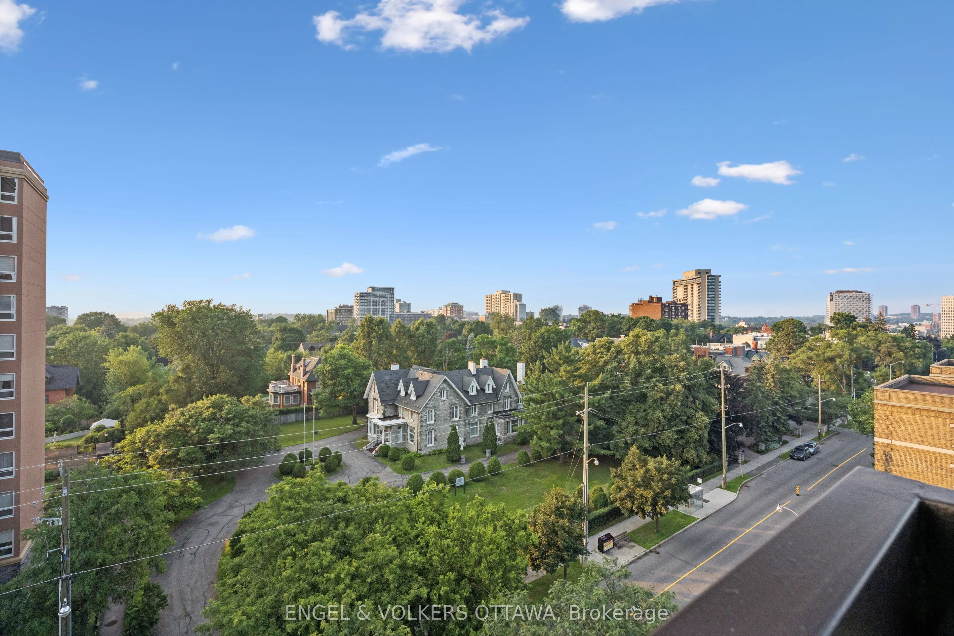 400 Laurier Avenue E, #8A