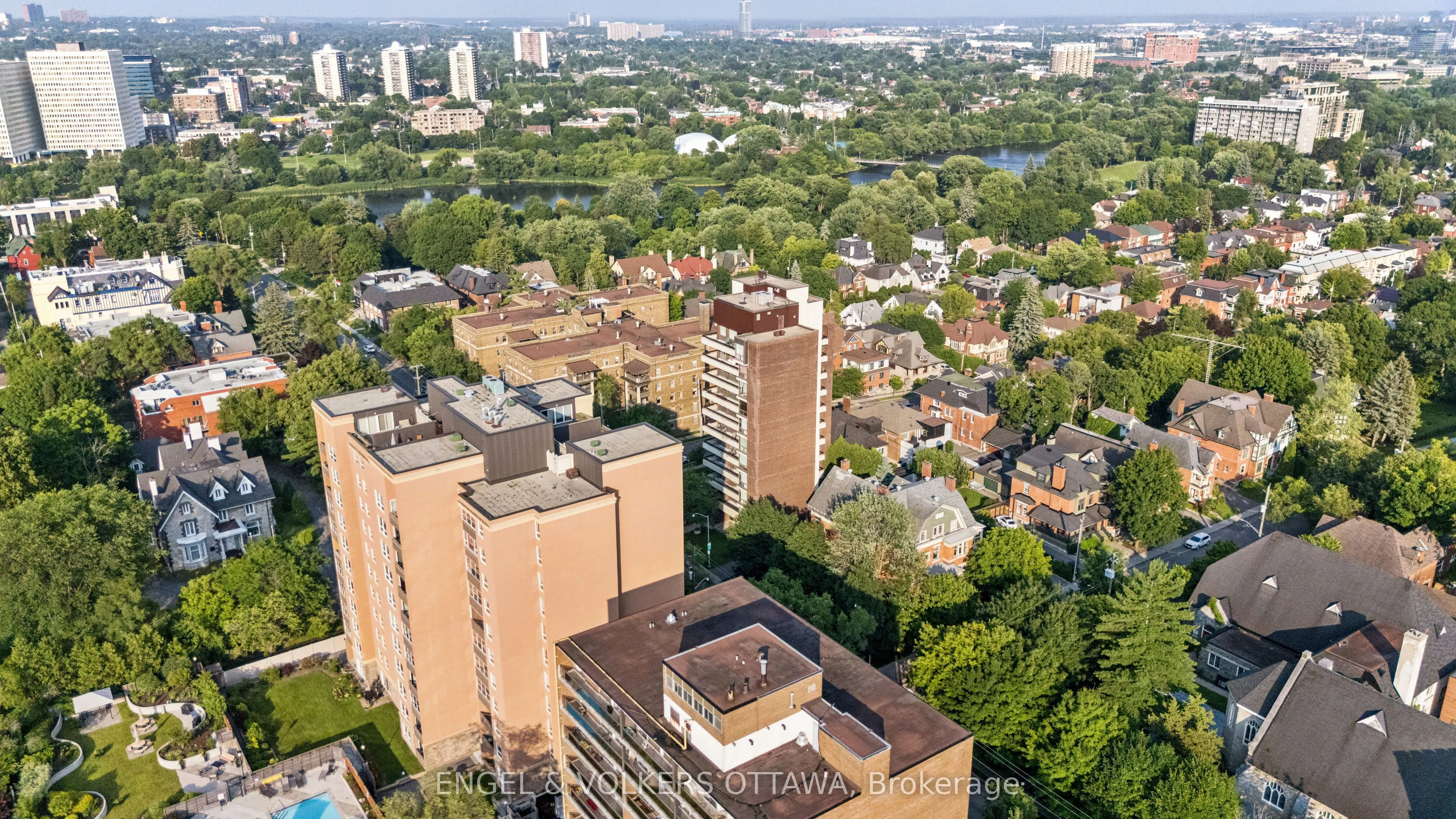400 Laurier Avenue E, #8A