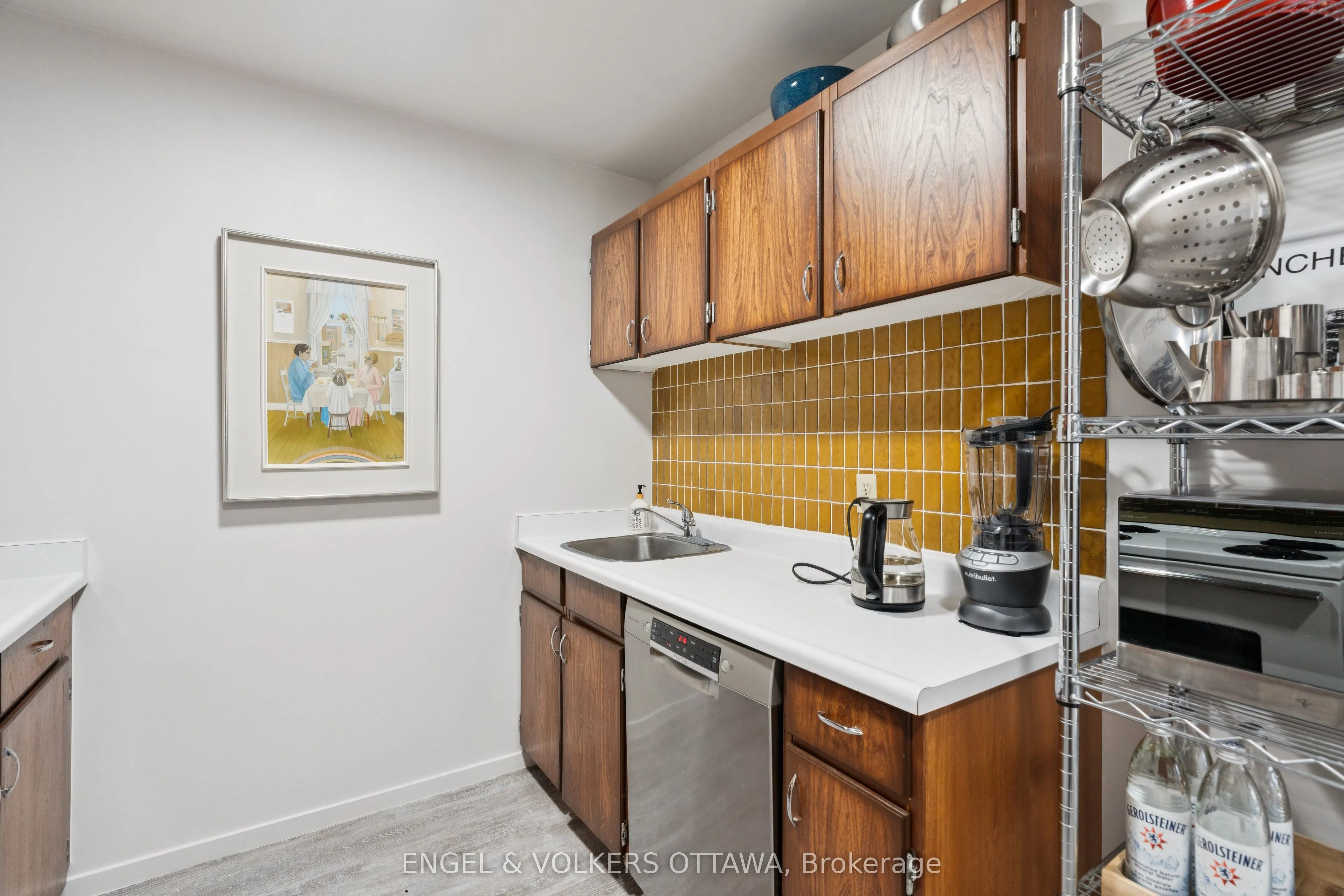 400 Laurier Avenue E, #8A