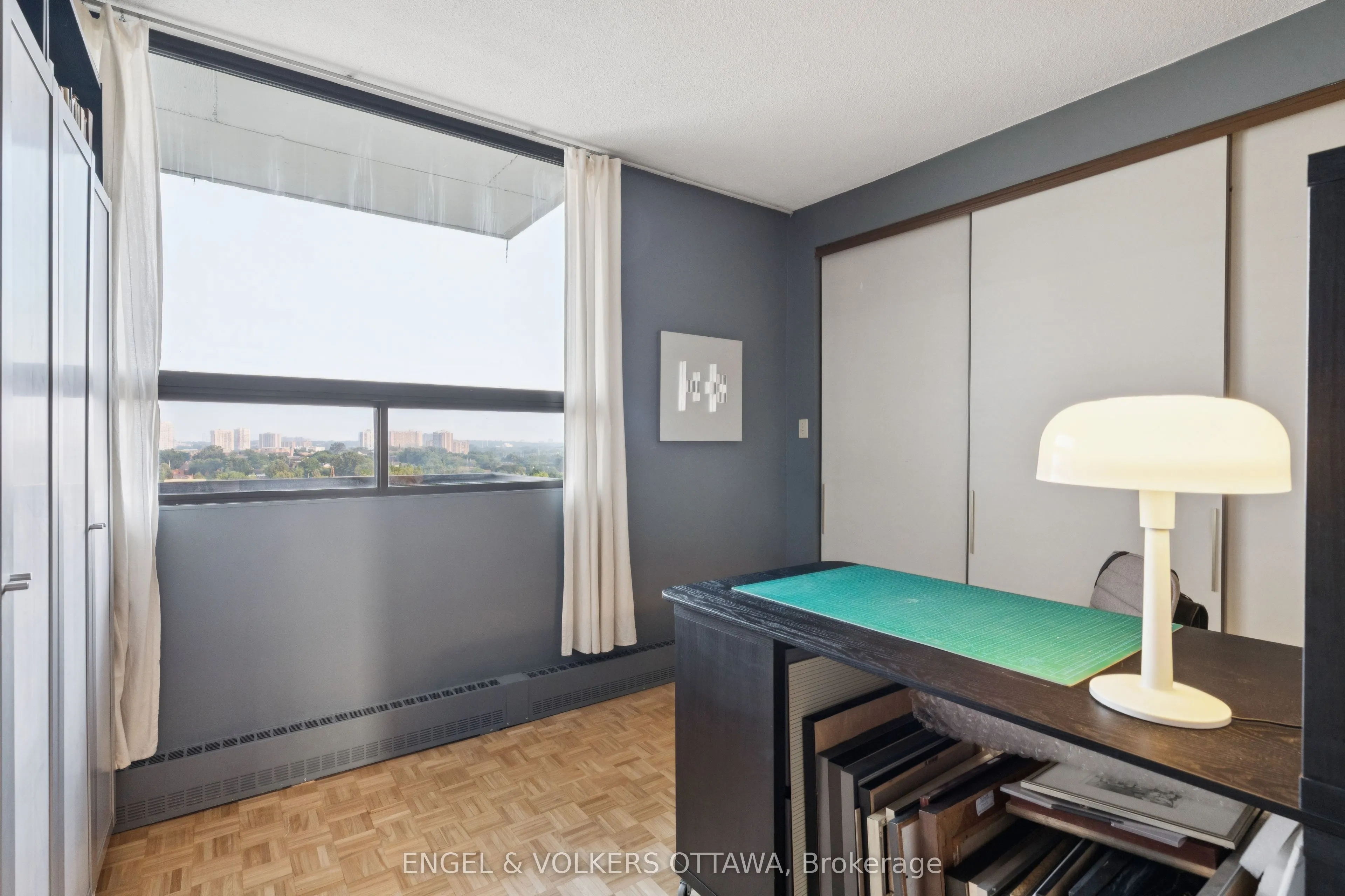 400 Laurier Avenue E, #8A