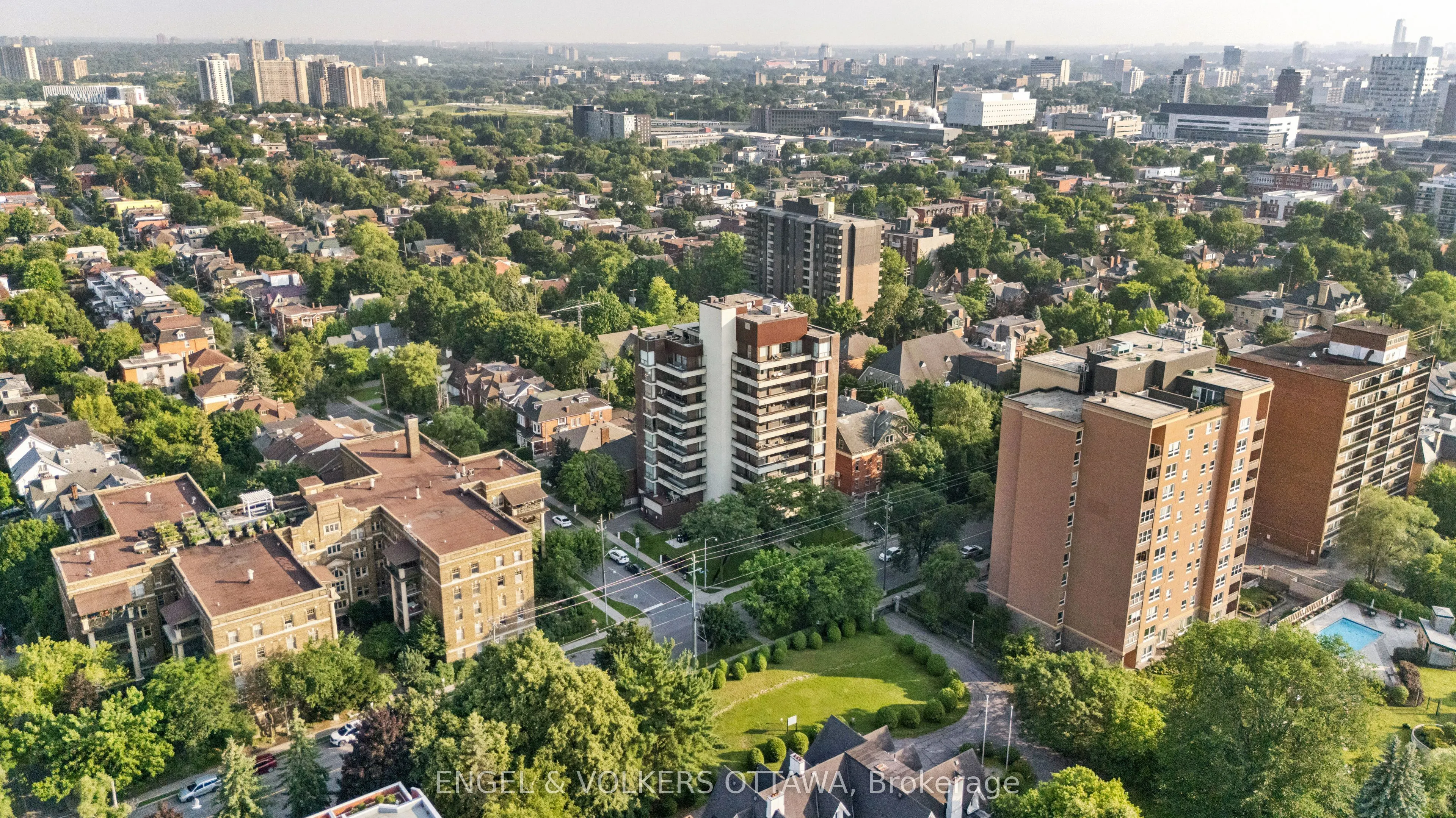 400 Laurier Avenue E, #8A