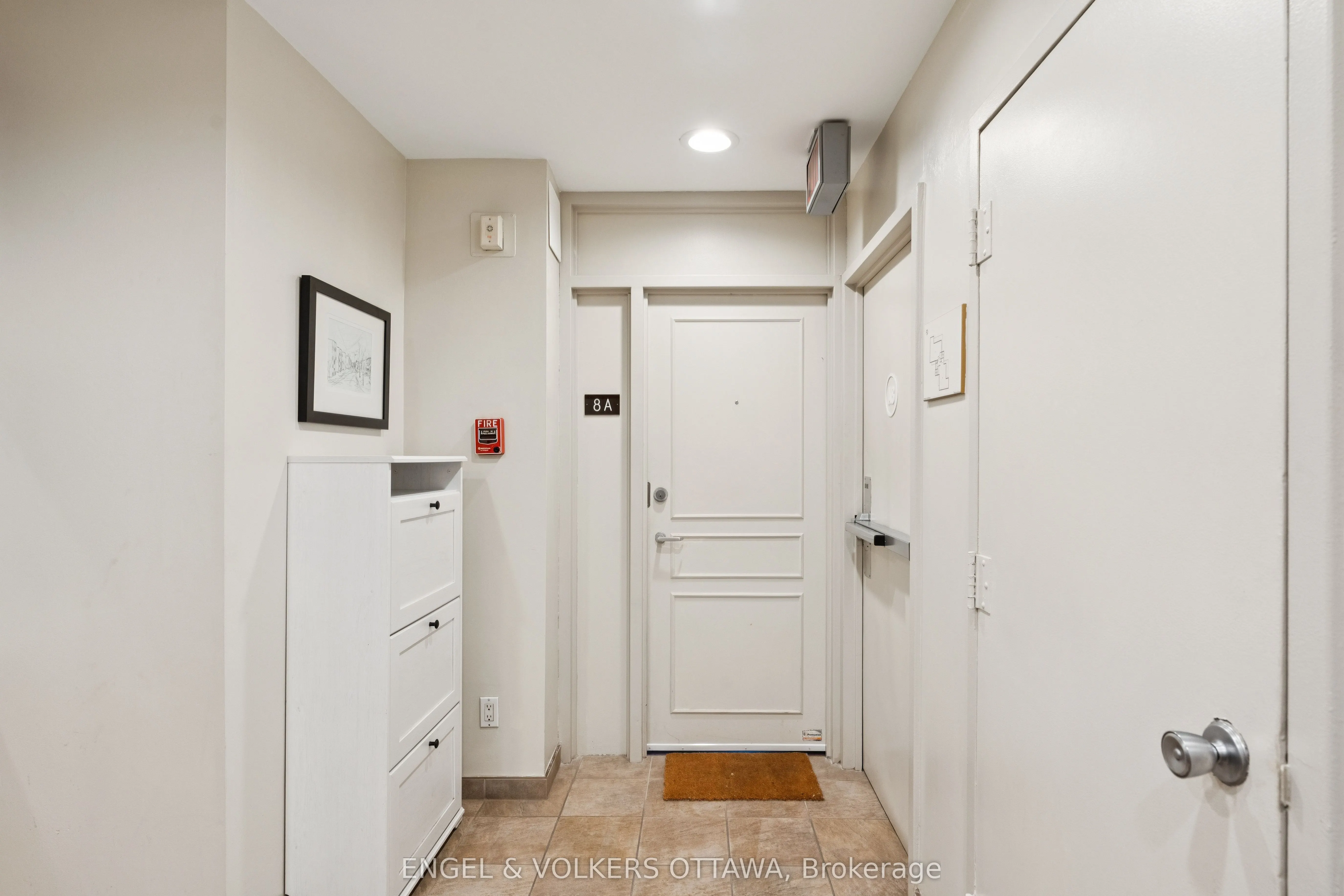 400 Laurier Avenue E, #8A