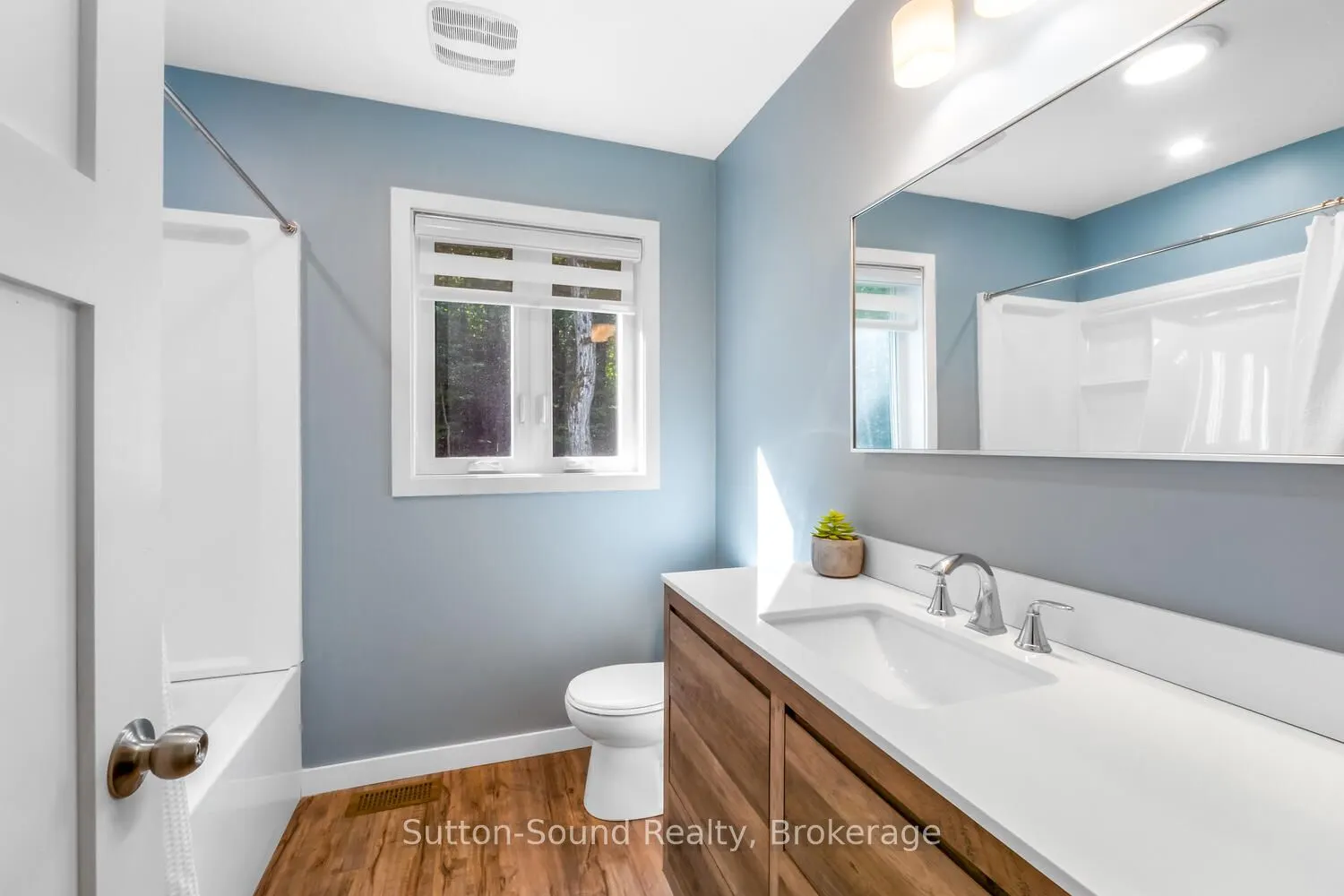 504760 Grey Road 1