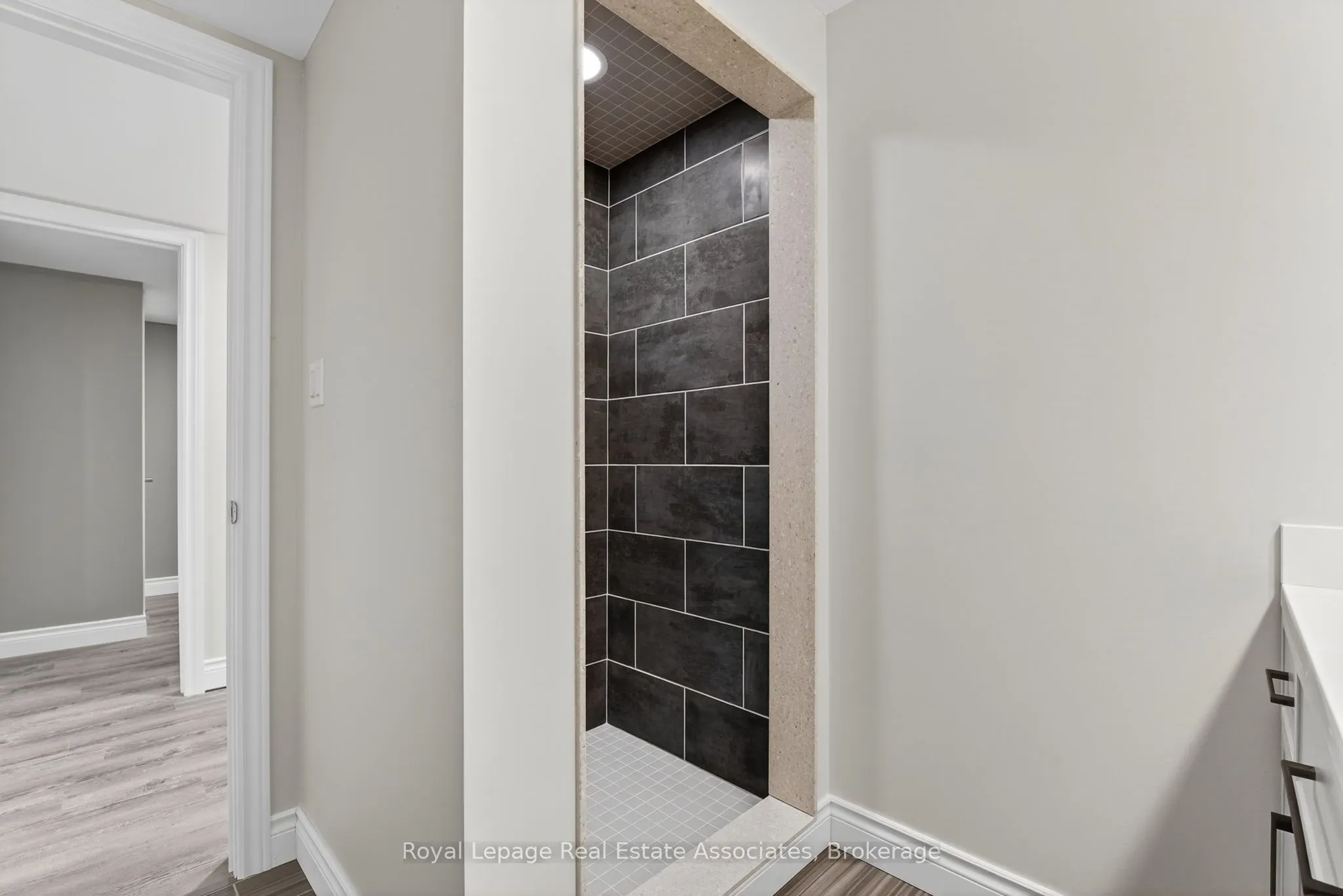 29 Laurendale Avenue