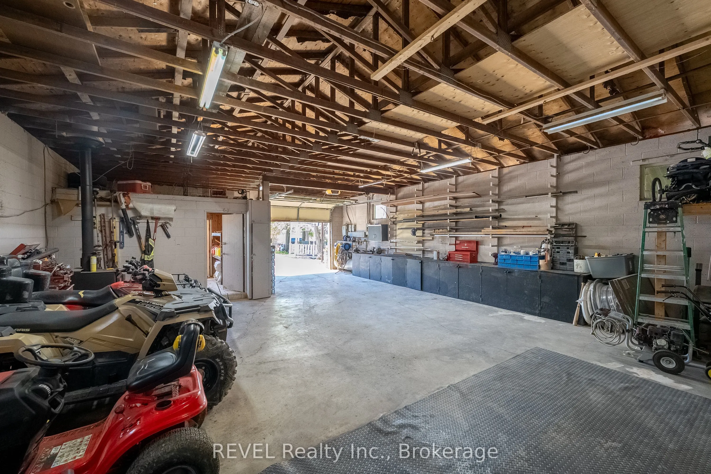 350 Kemp Road W