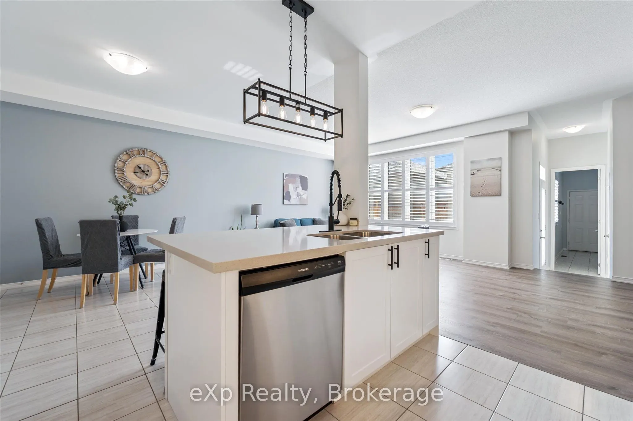 45 Elliot Avenue E, #2