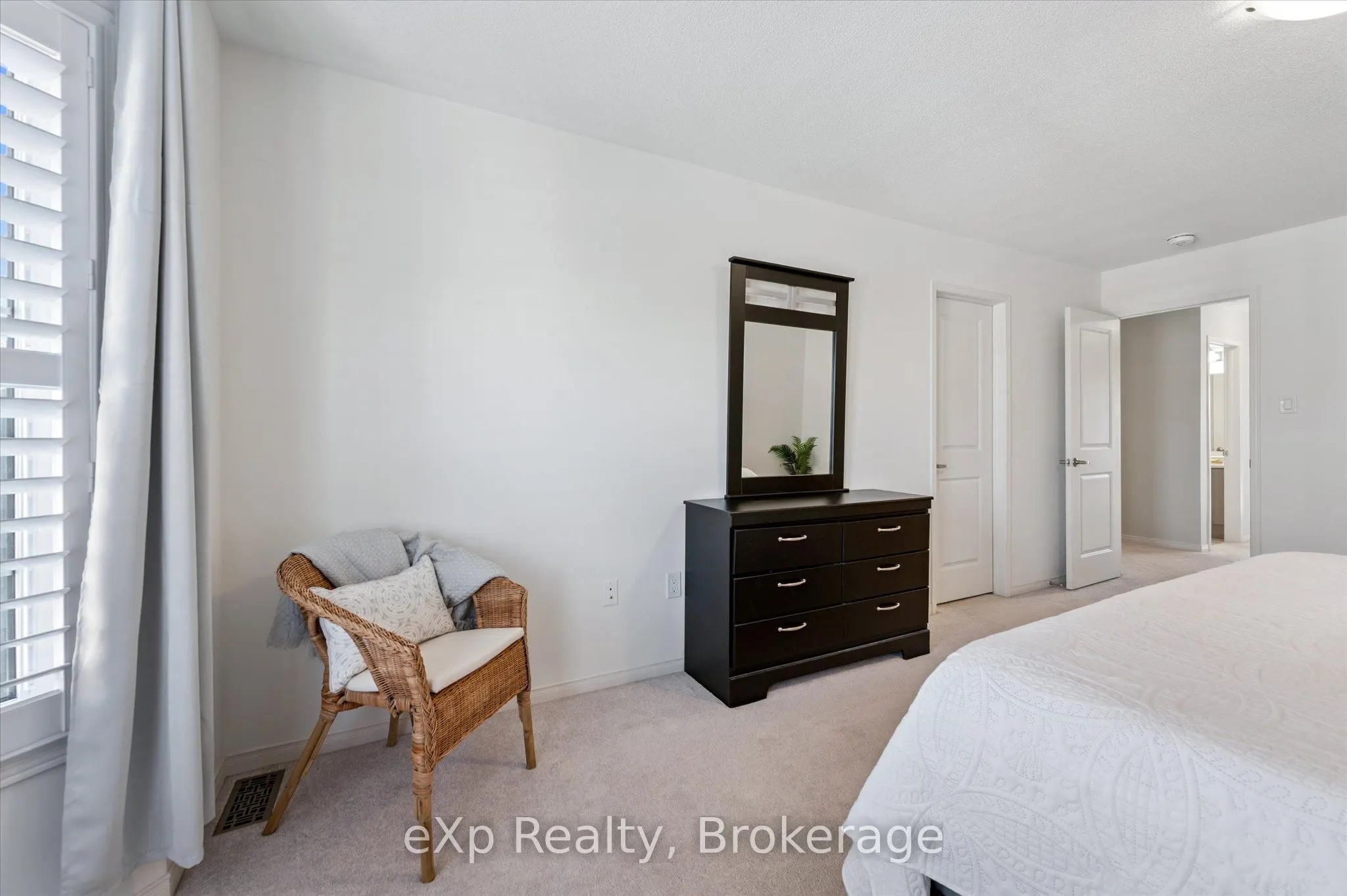 45 Elliot Avenue E, #2