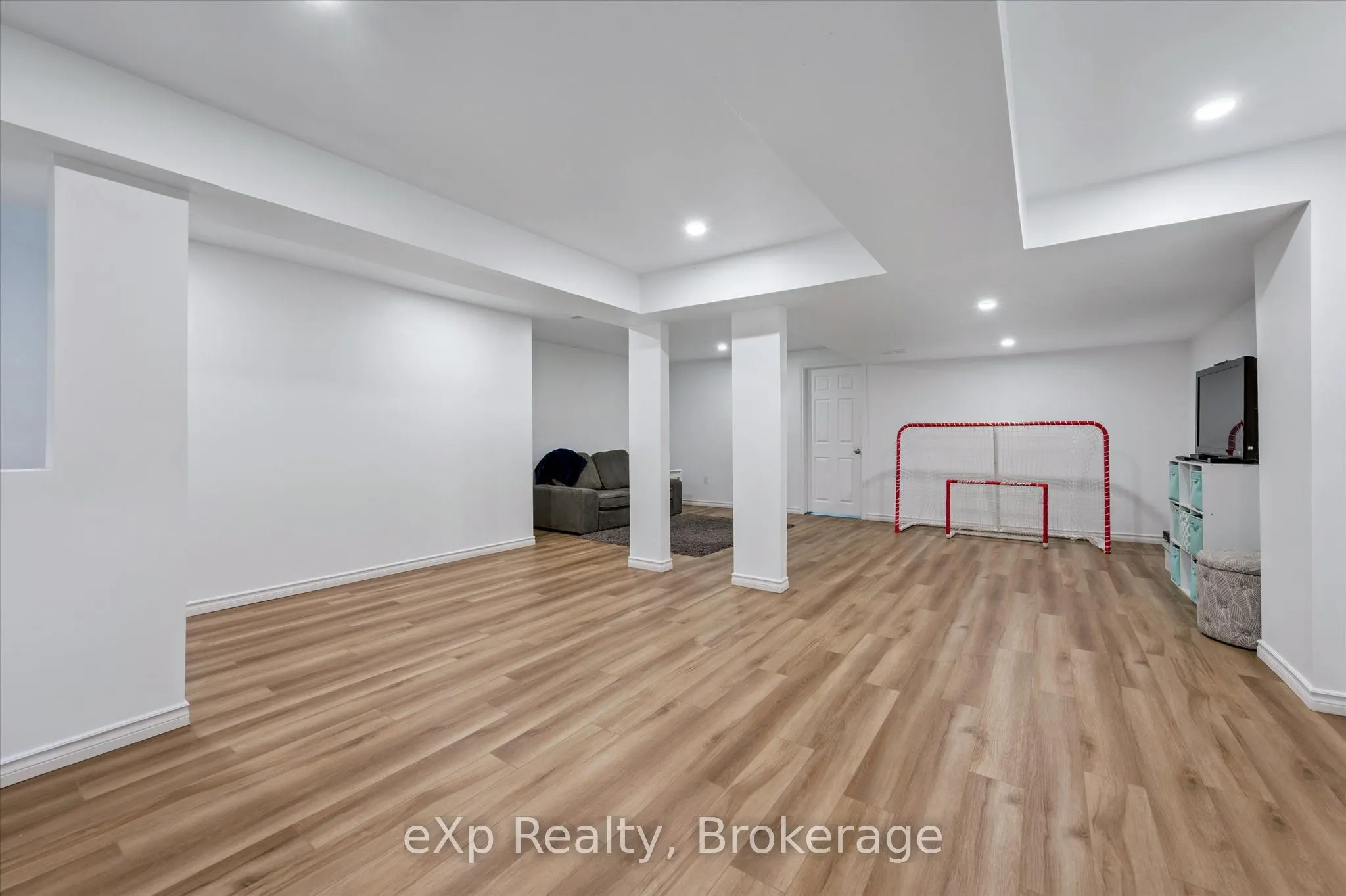 45 Elliot Avenue E, #2