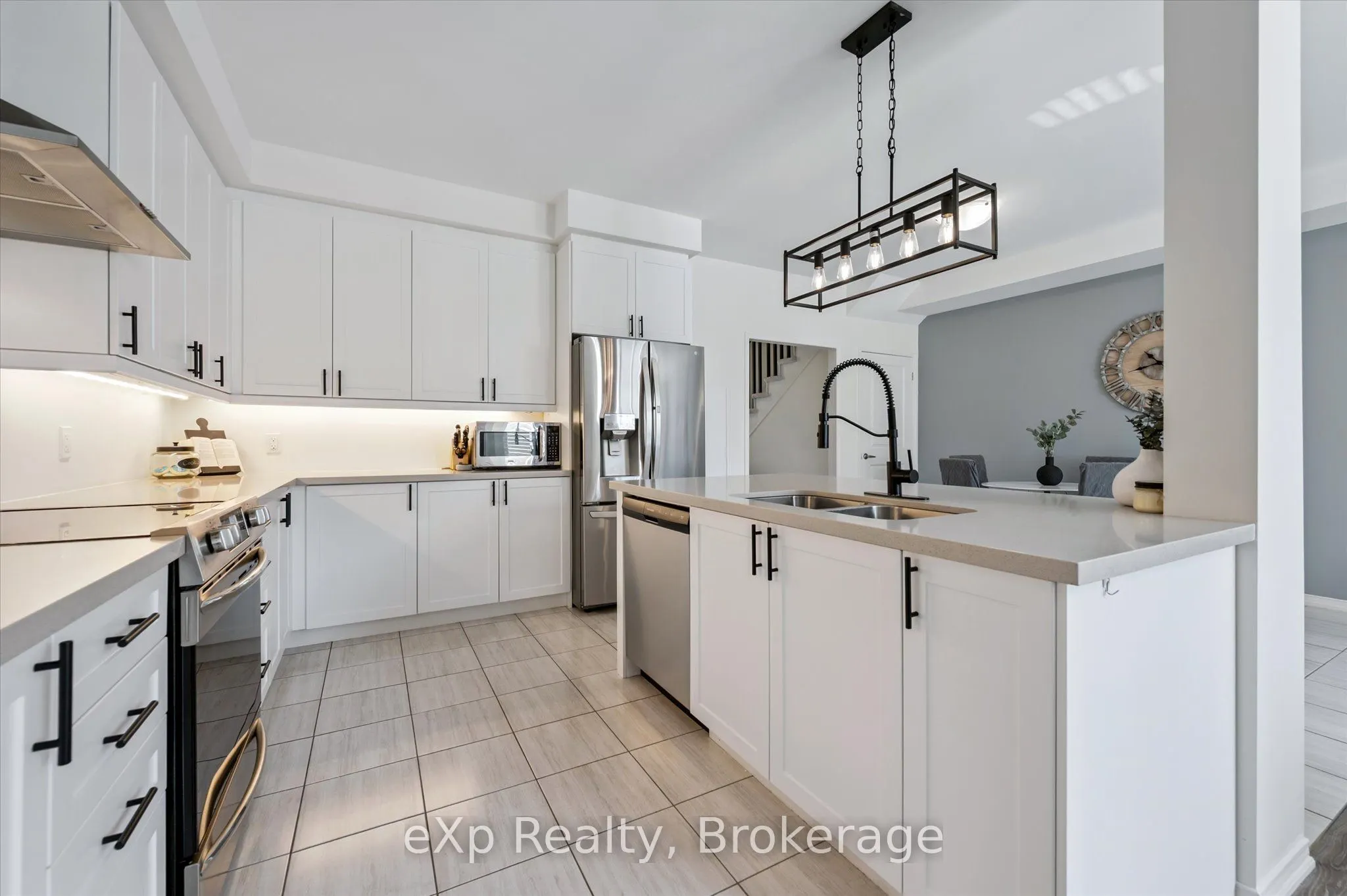 45 Elliot Avenue E, #2