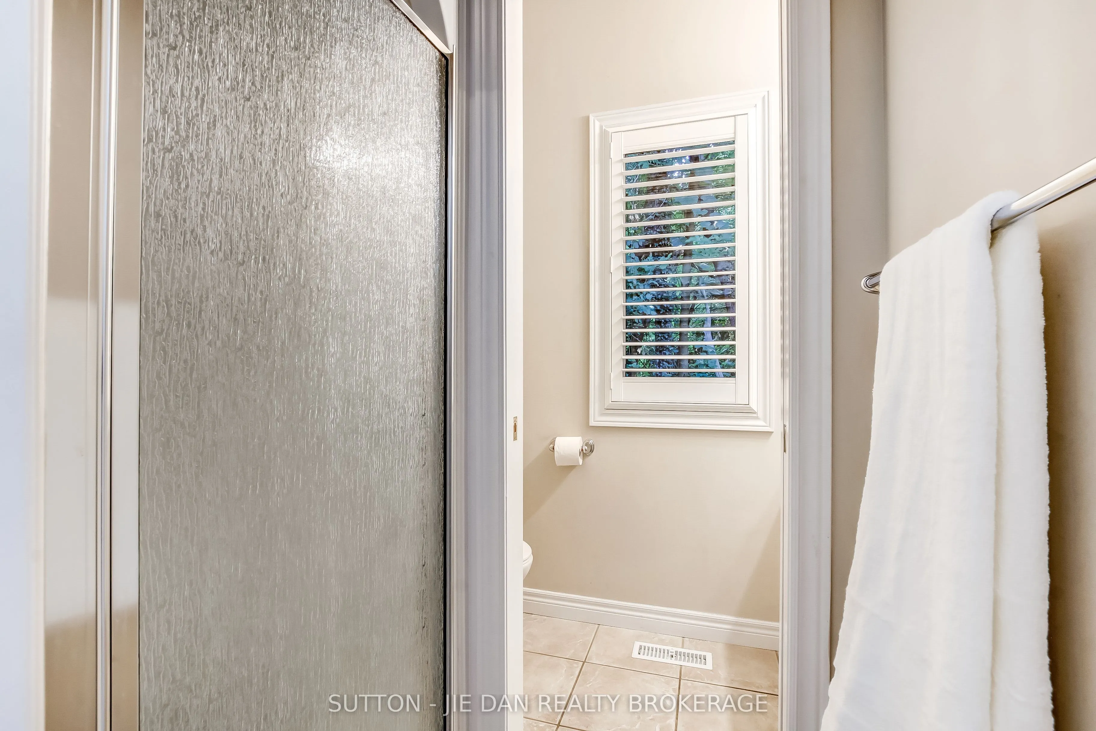 1574 RICHMOND Street, #23