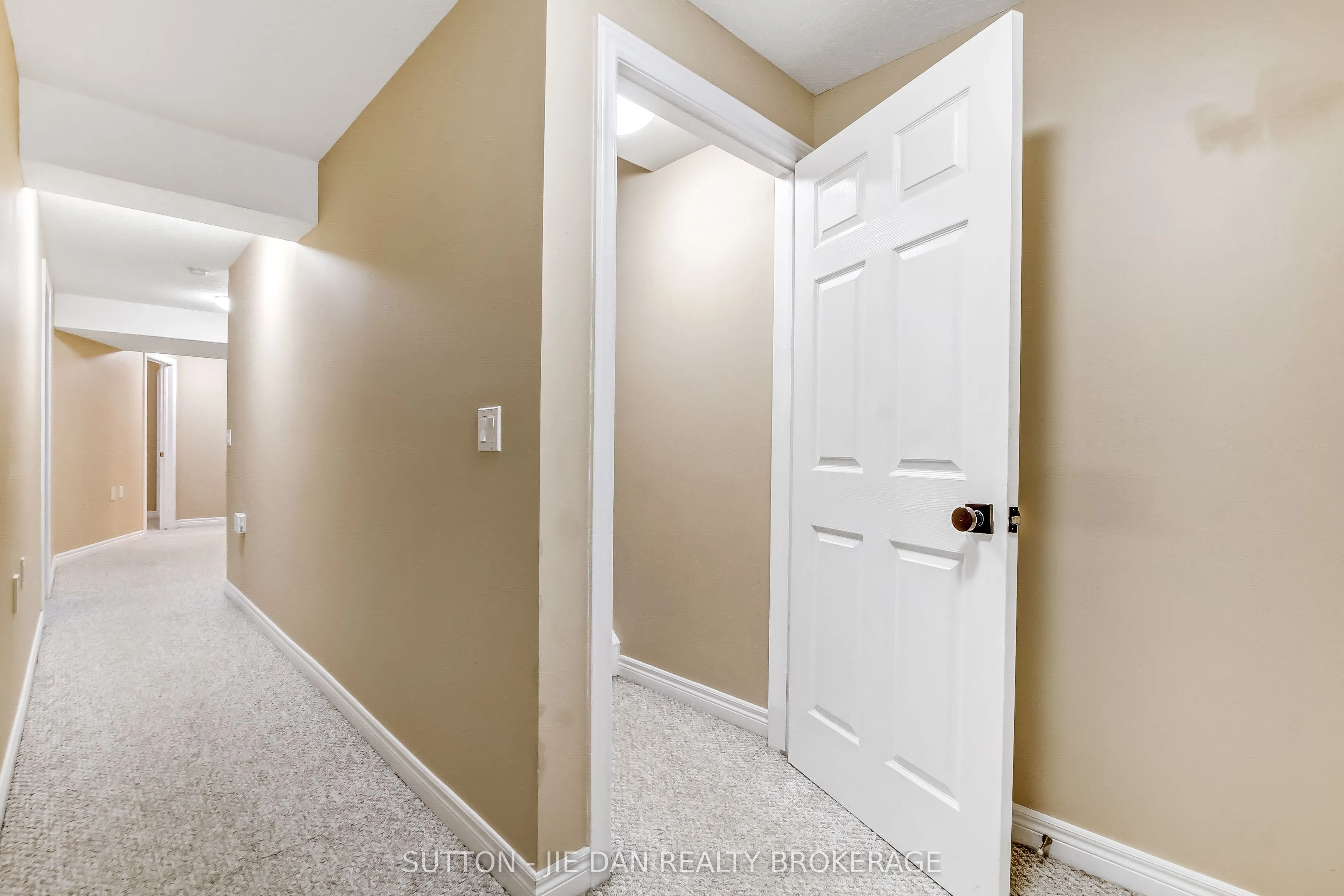 1574 RICHMOND Street, #23