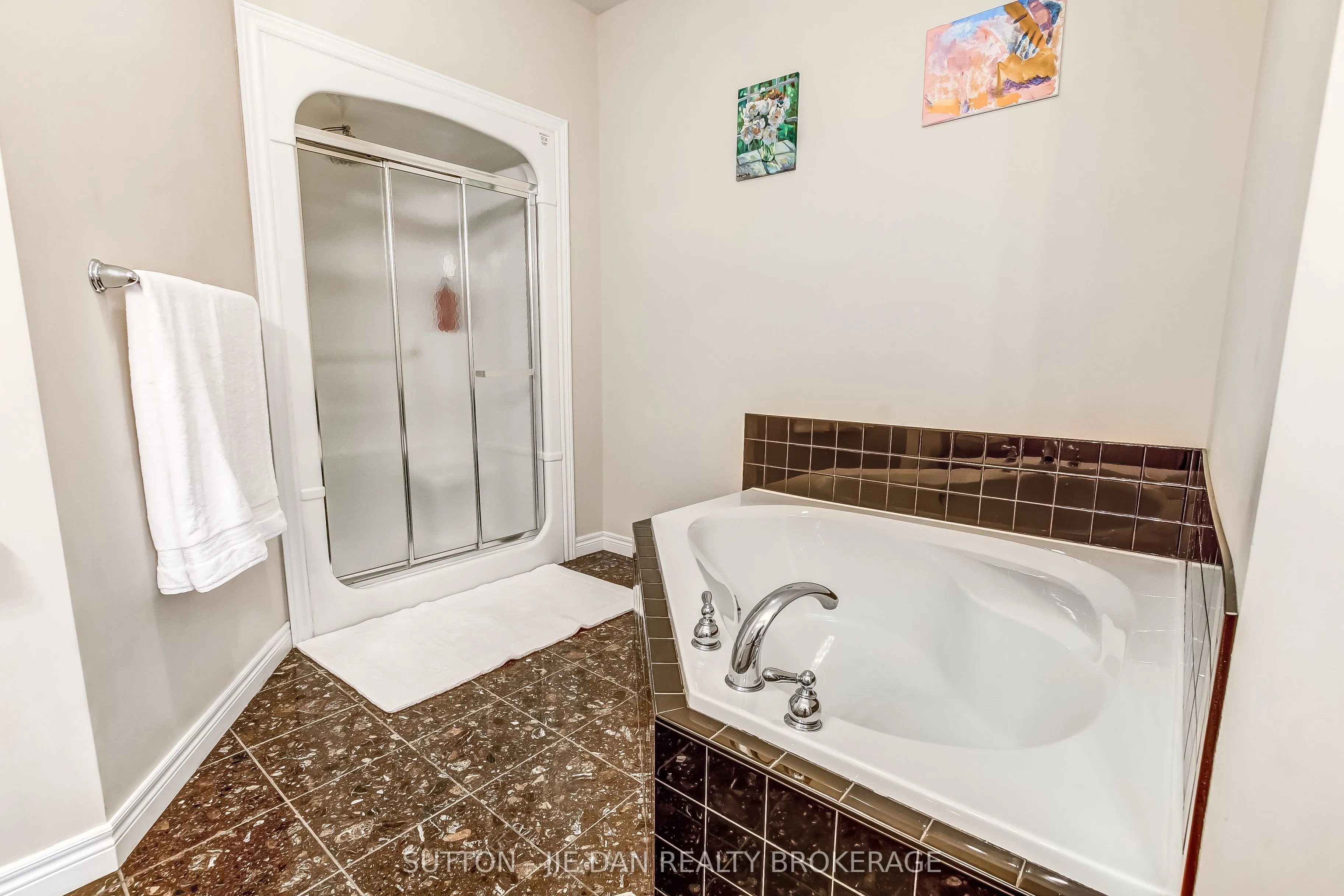 1574 RICHMOND Street, #23