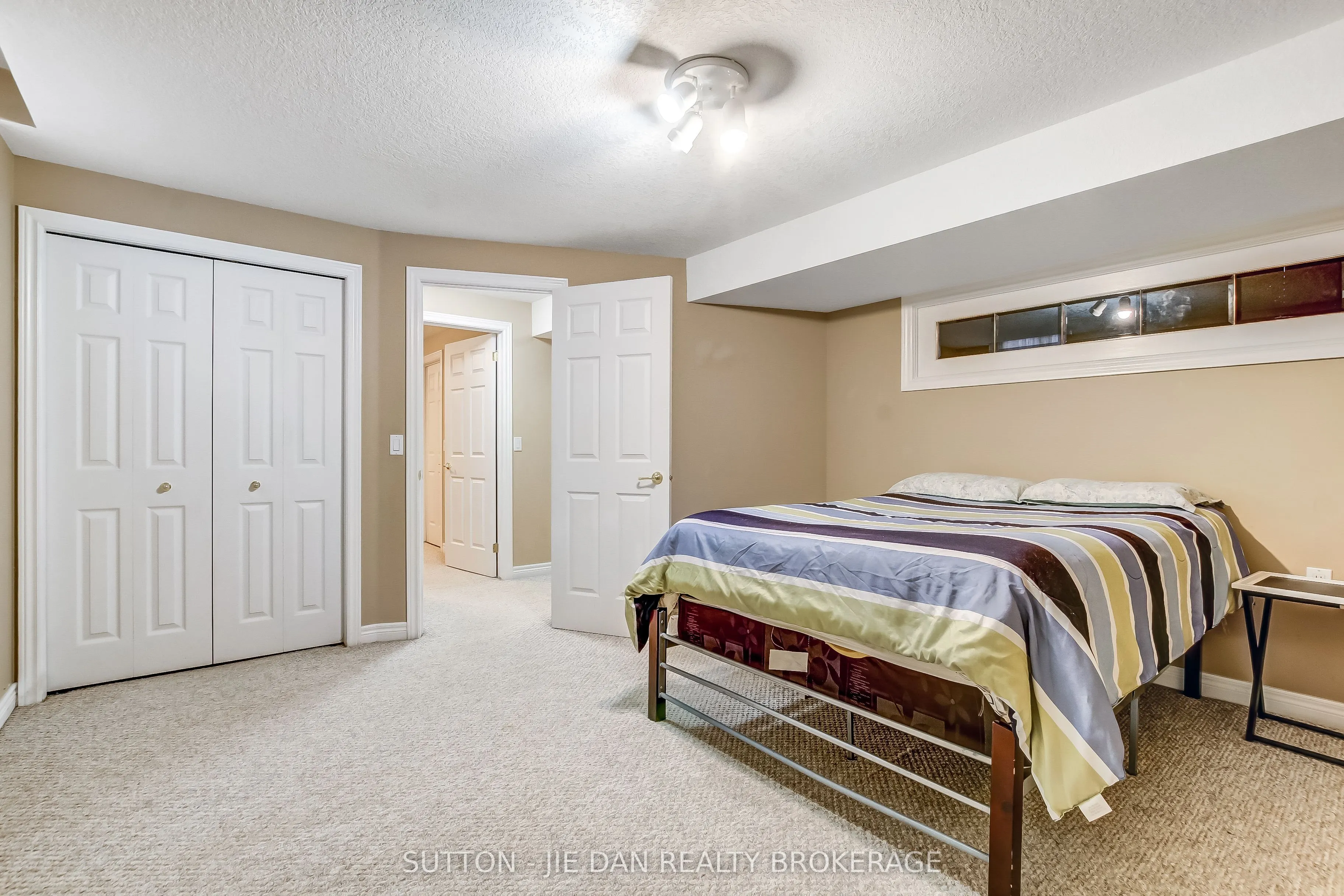 1574 RICHMOND Street, #23