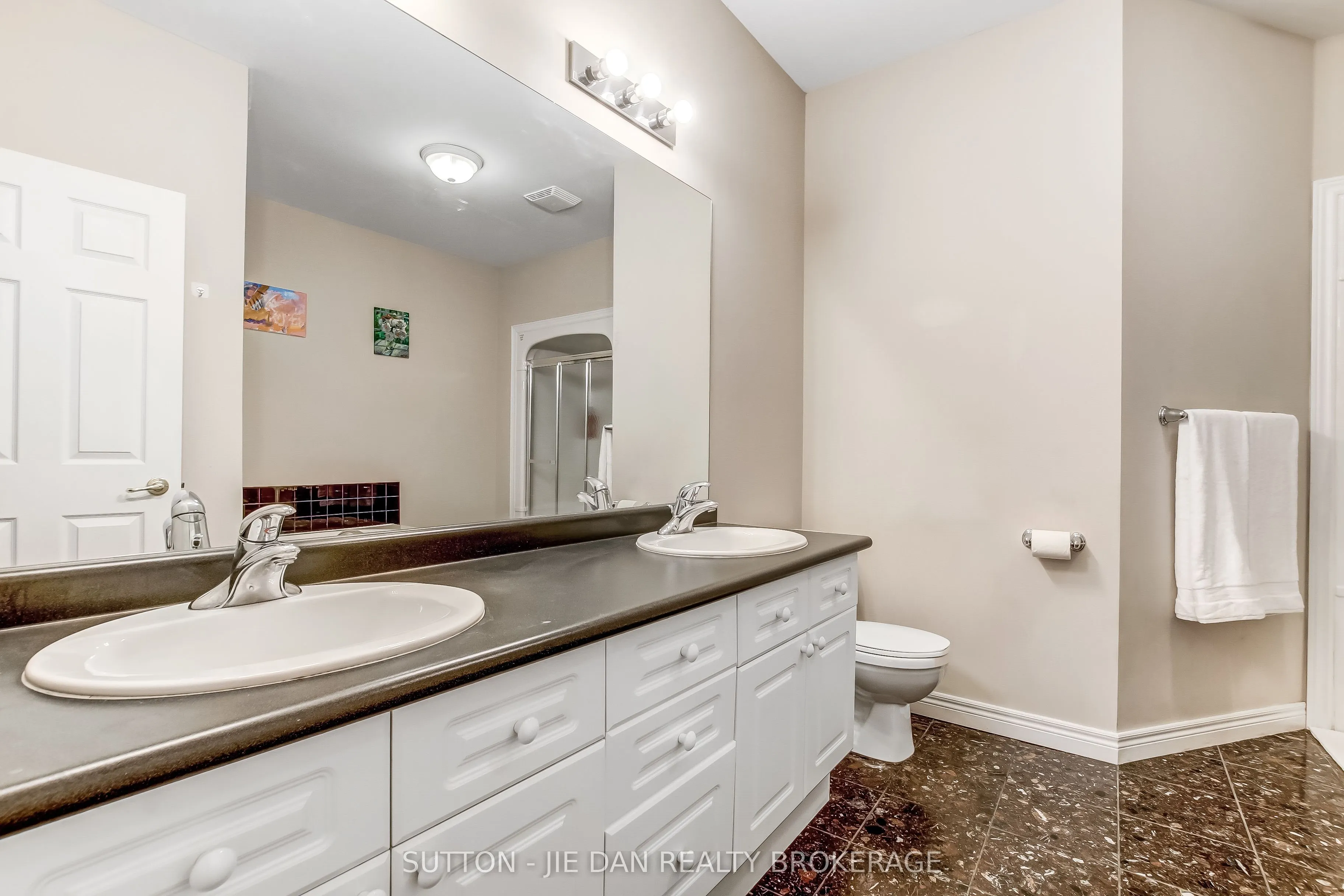 1574 RICHMOND Street, #23