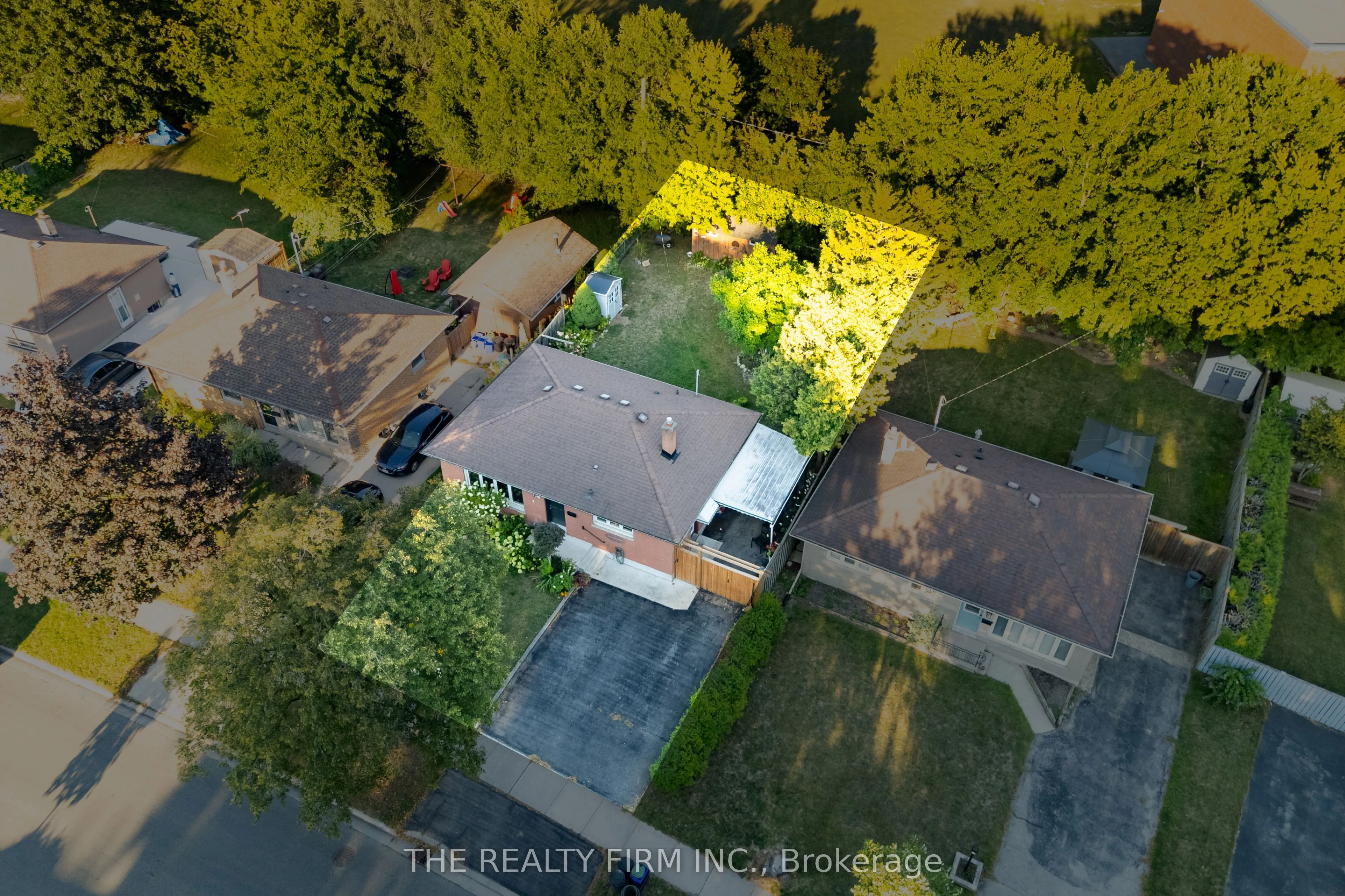 217 Manitoulin Drive E