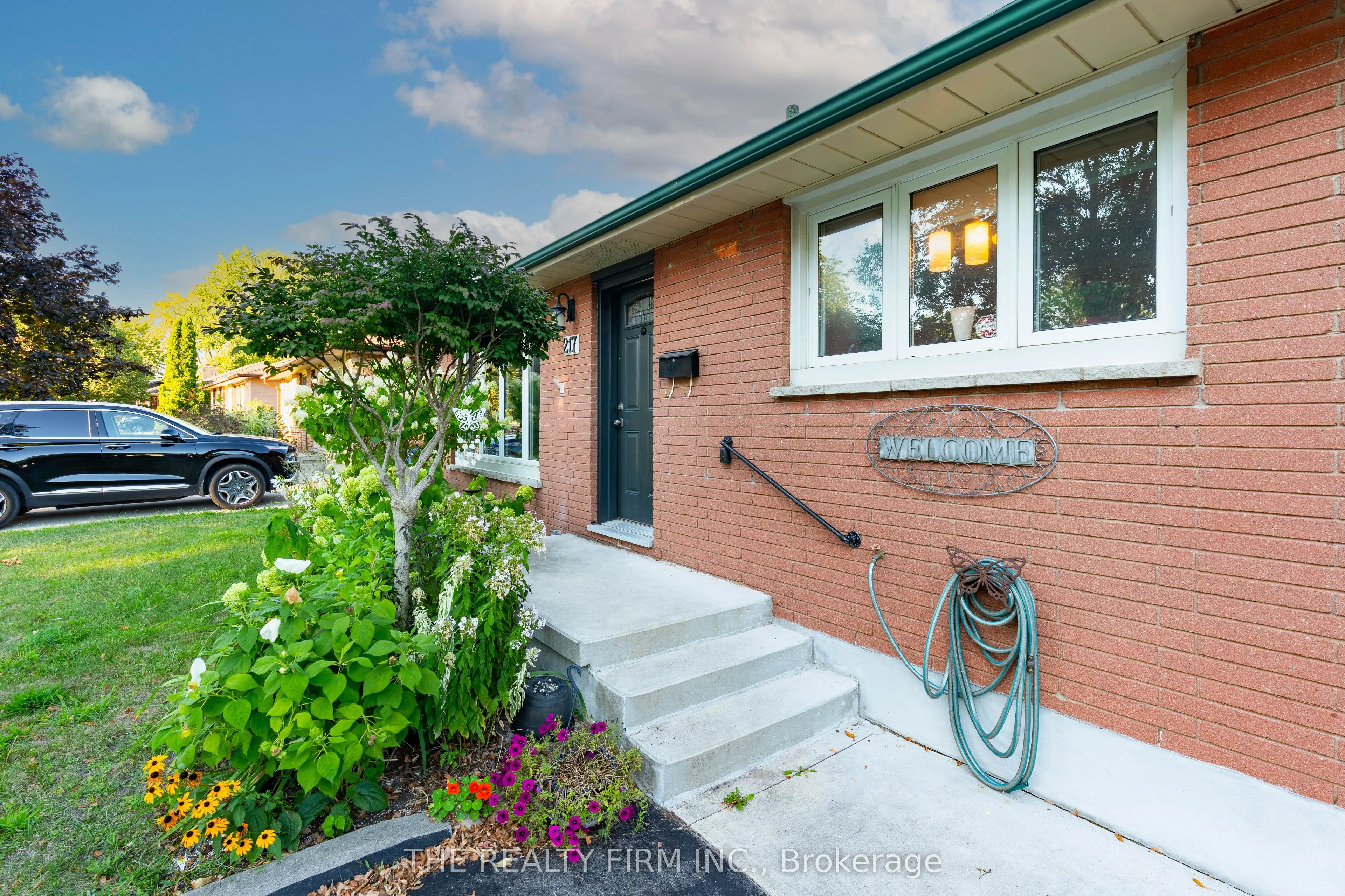 217 Manitoulin Drive E