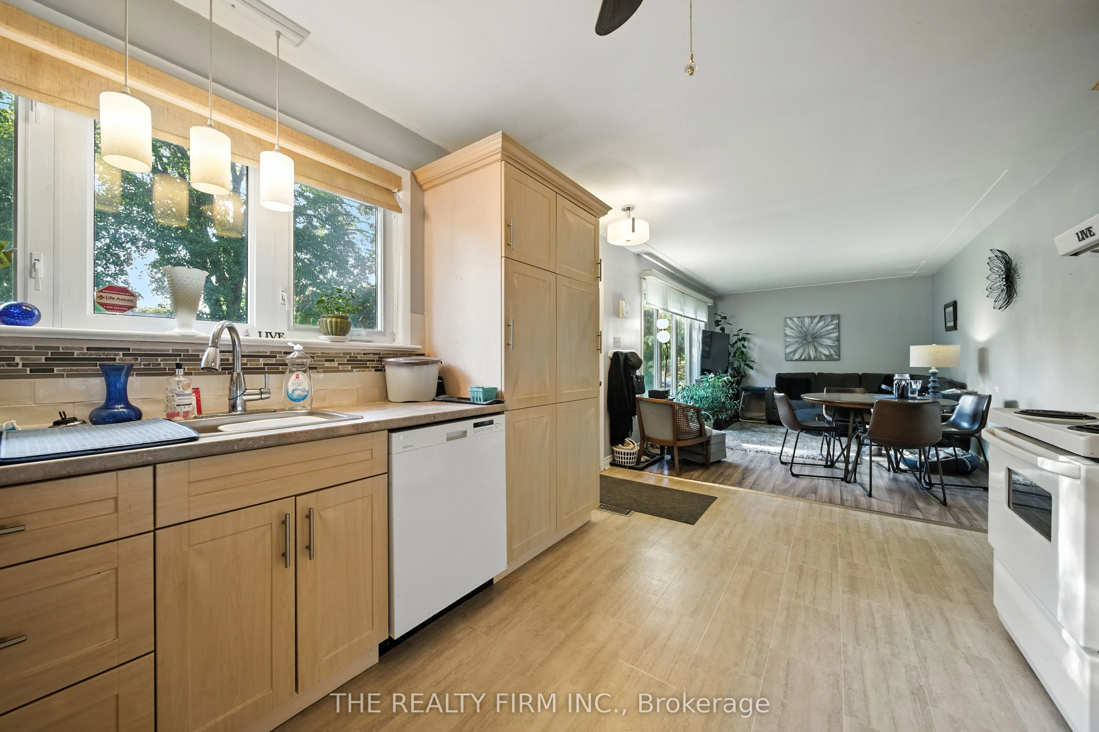 217 Manitoulin Drive E