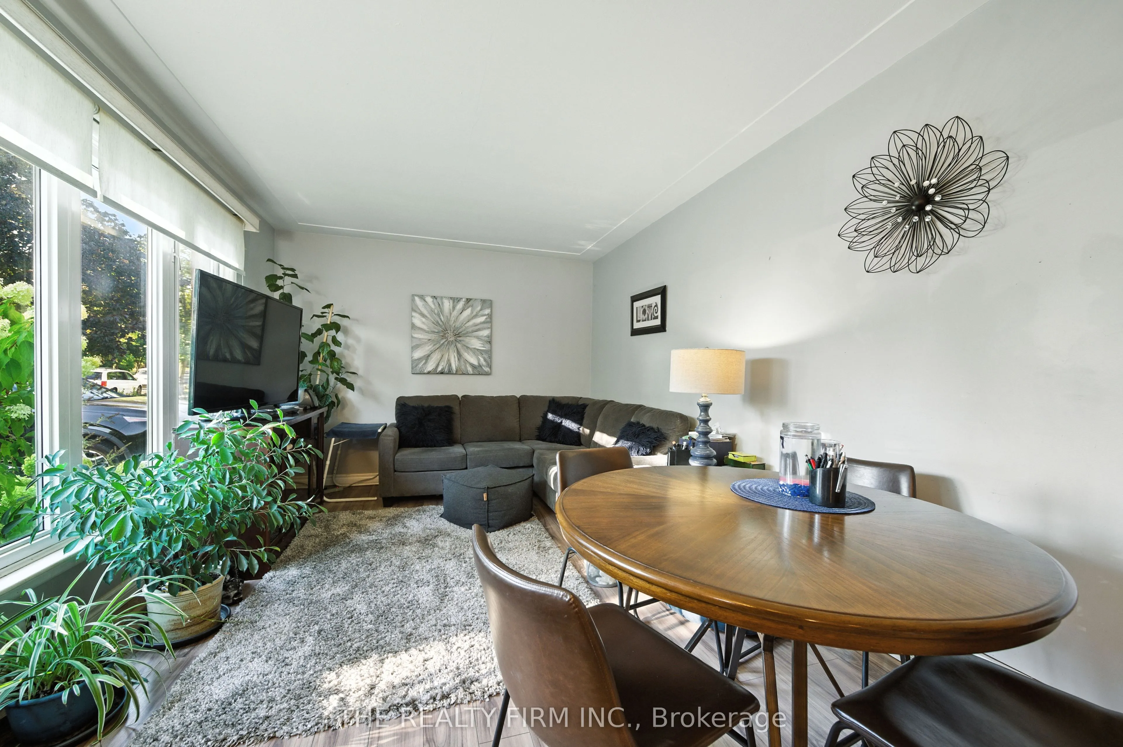 217 Manitoulin Drive E