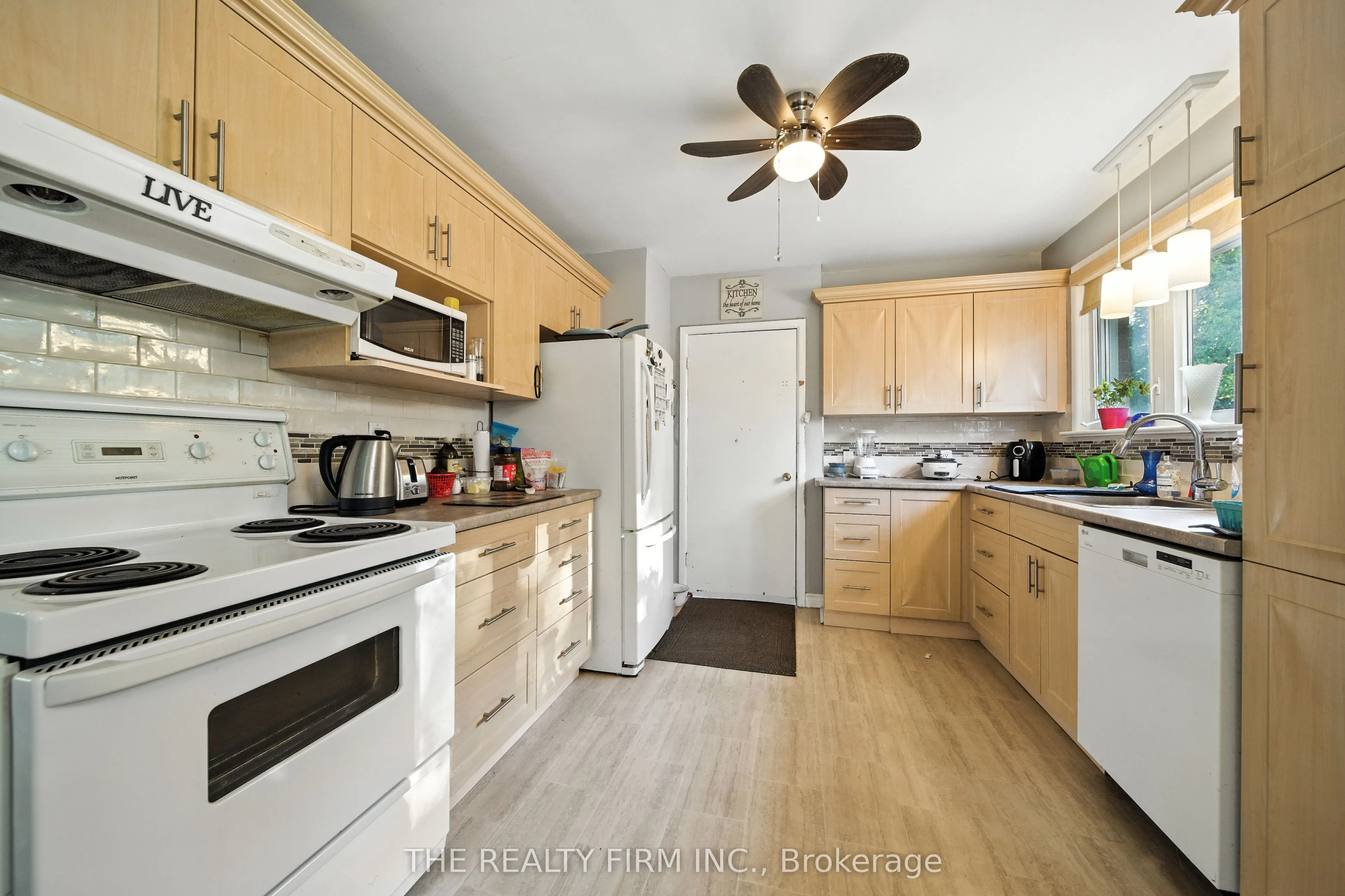 217 Manitoulin Drive E